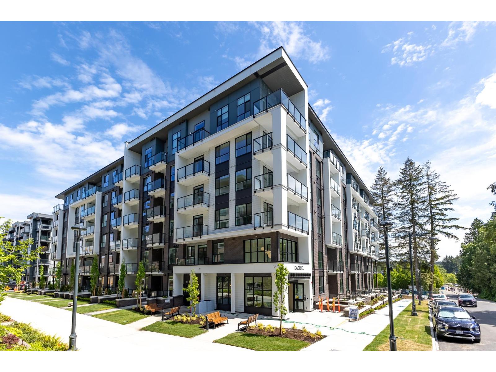 211 13455 94A AVENUE, Surrey