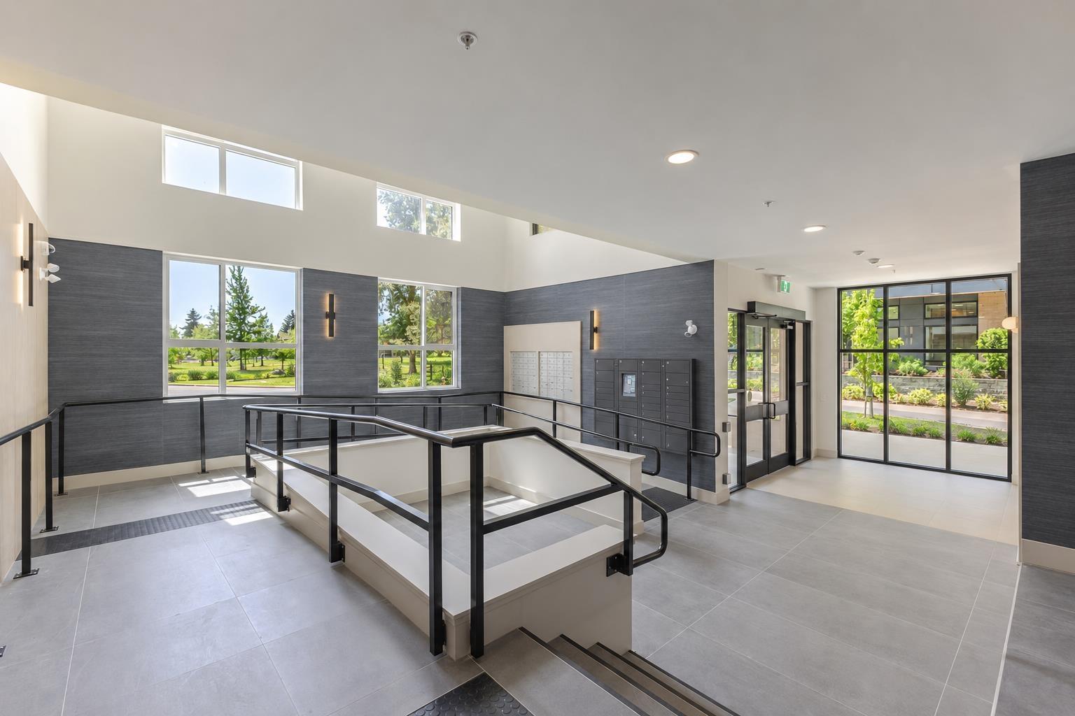 211 13455 94A AVENUE, Surrey