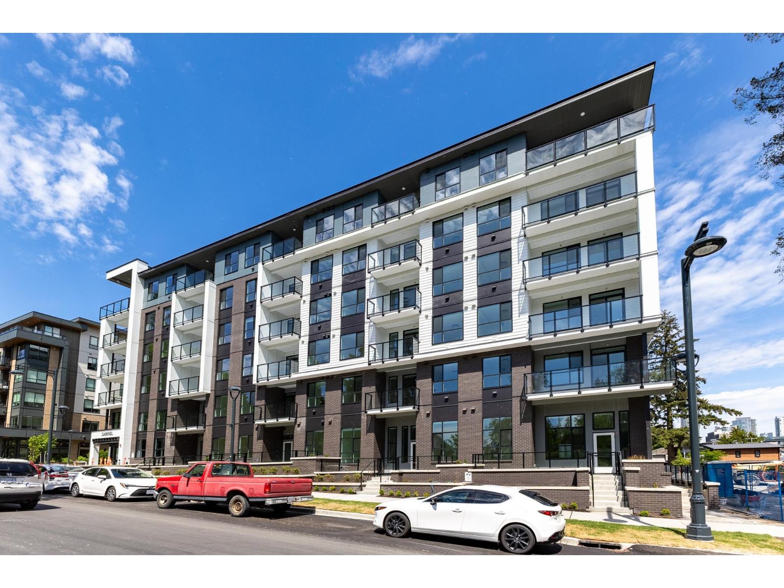211 13455 94A AVENUE, Surrey