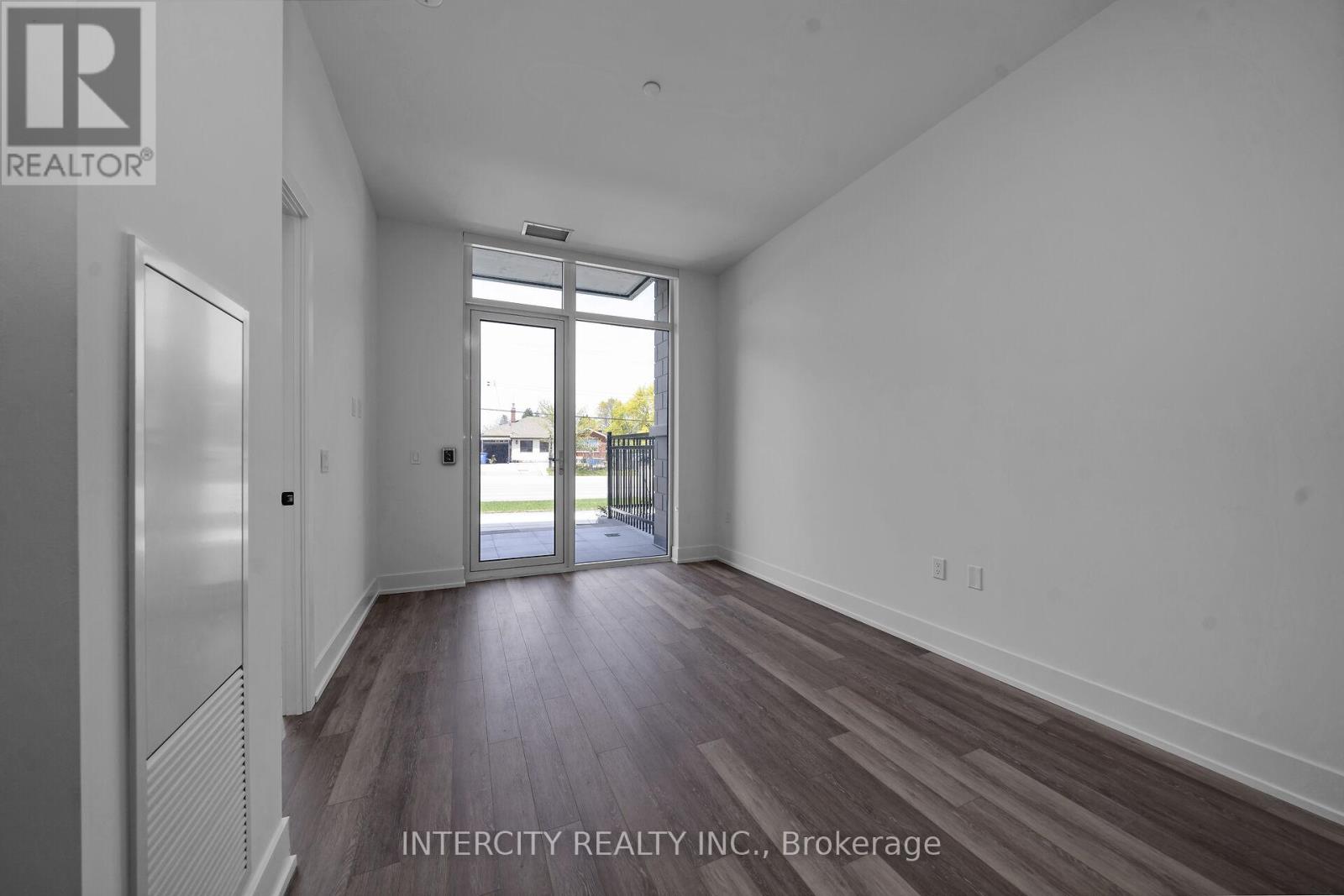 #128 2075 KING ROAD - 18