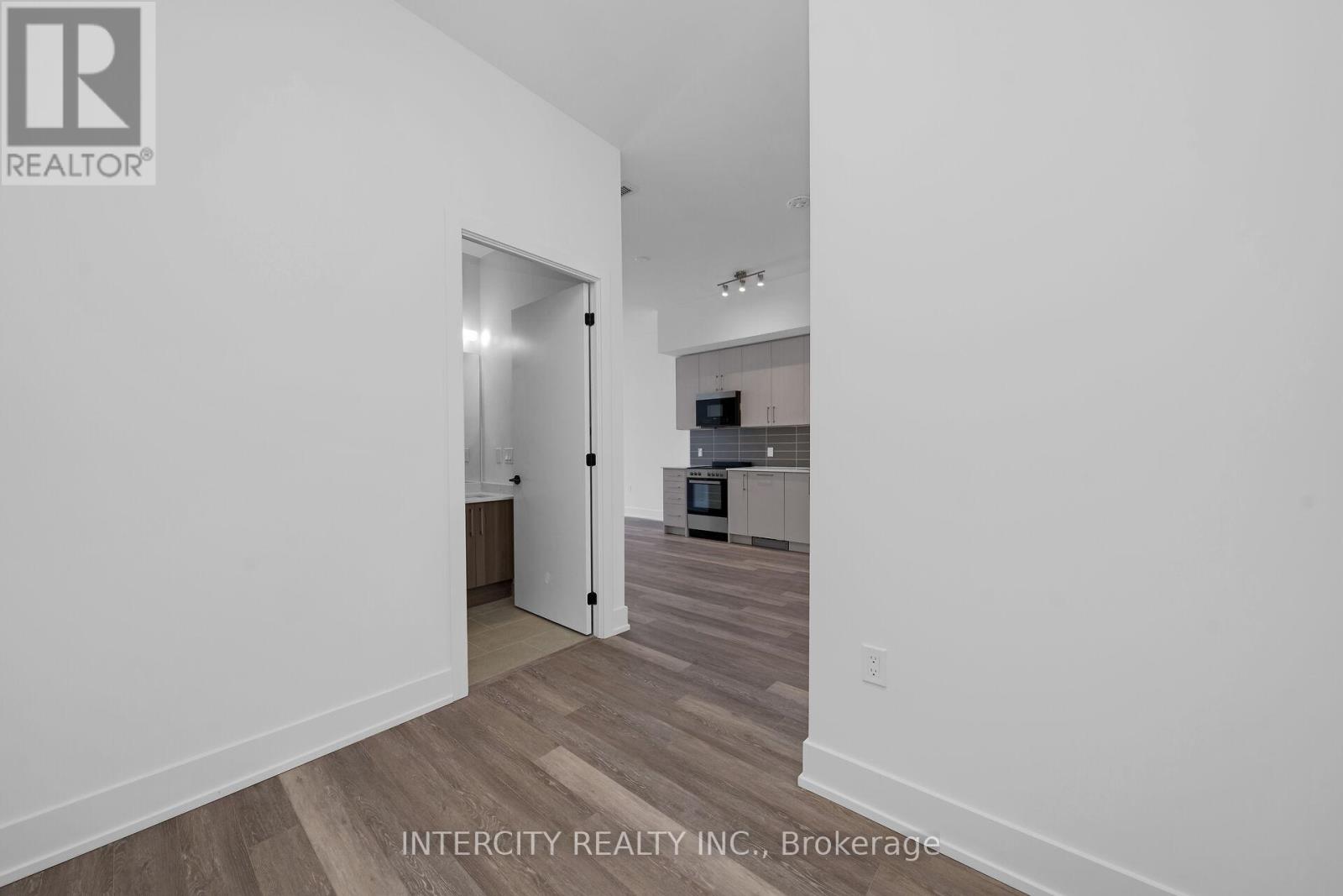 #128 2075 KING ROAD - 12