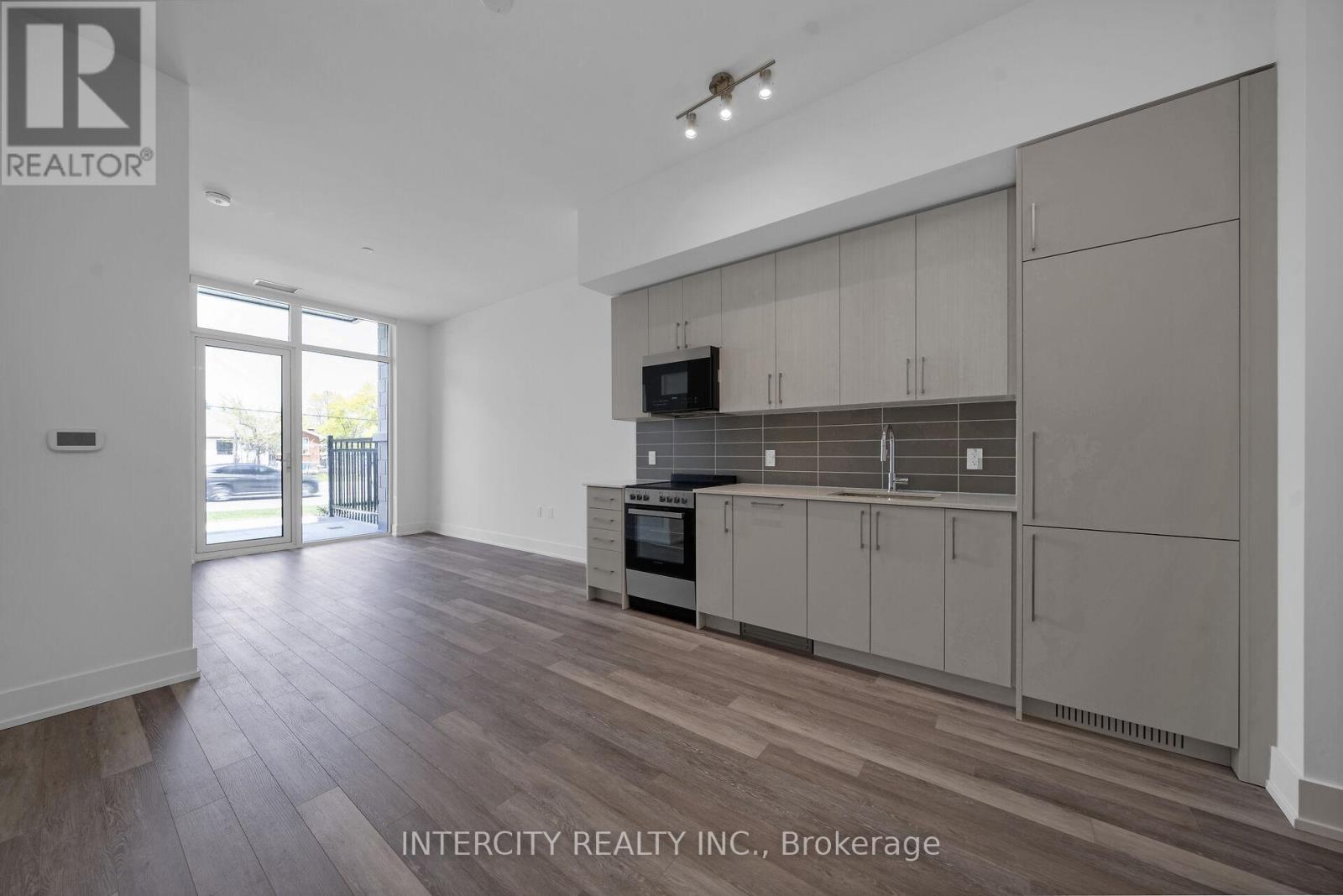 #128 2075 KING ROAD - 14