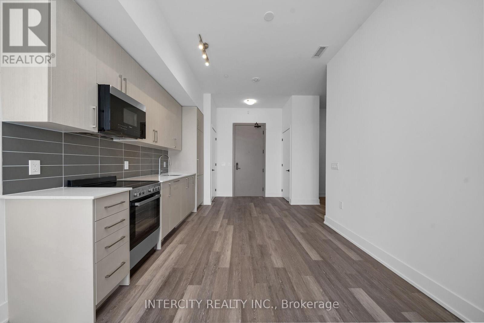 #128 2075 KING ROAD - 17