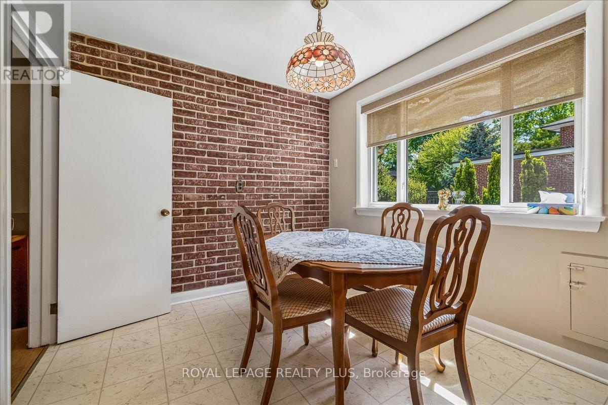 665 VANESSA CRESCENT - 14