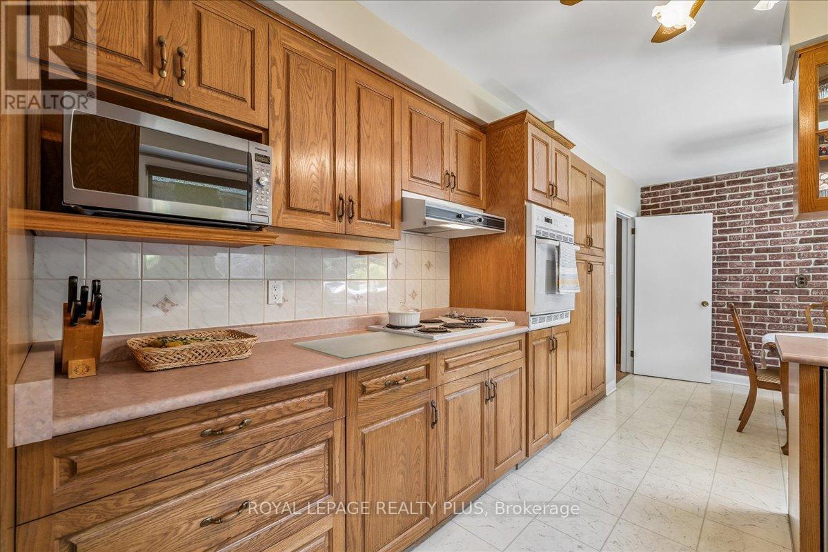 665 VANESSA CRESCENT - 18