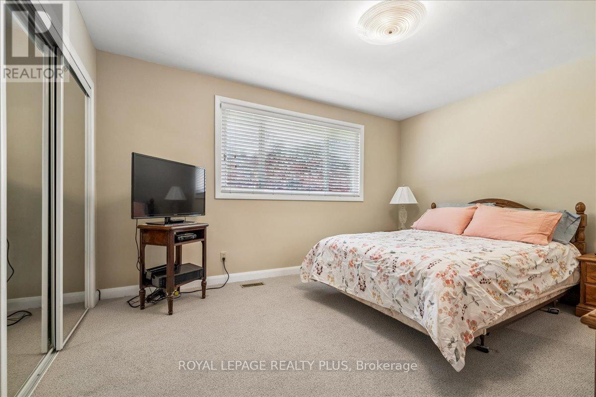 665 VANESSA CRESCENT - 20