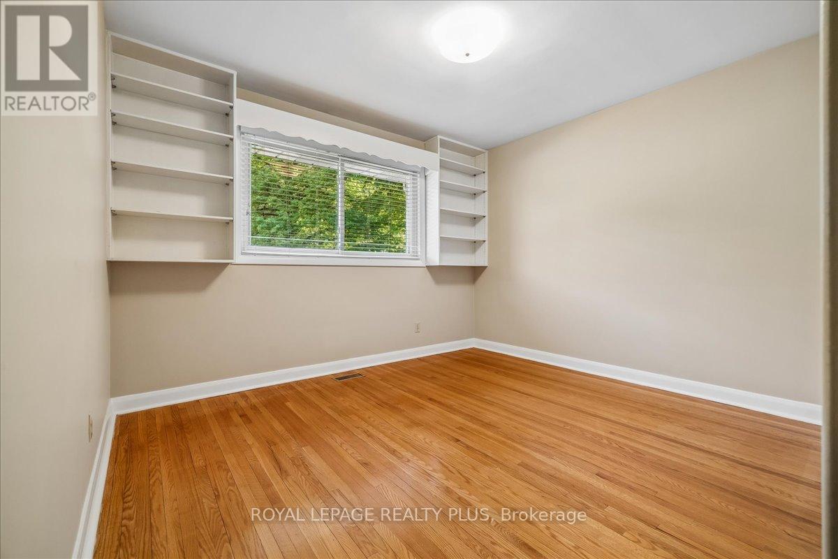 665 VANESSA CRESCENT - 23