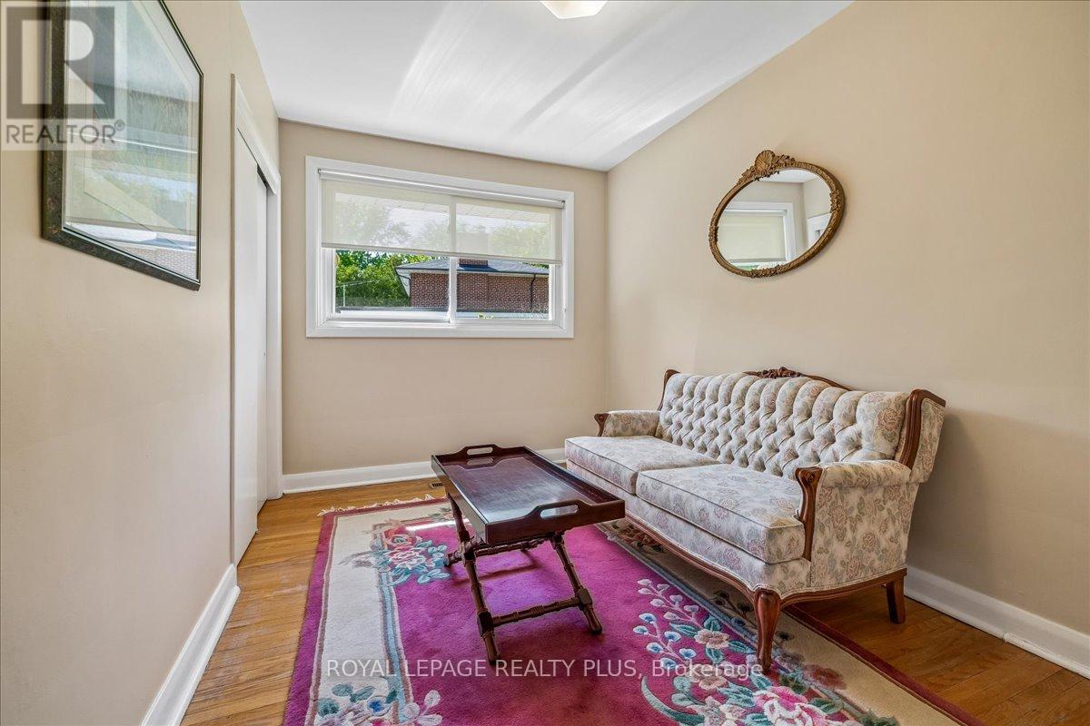 665 VANESSA CRESCENT - 26