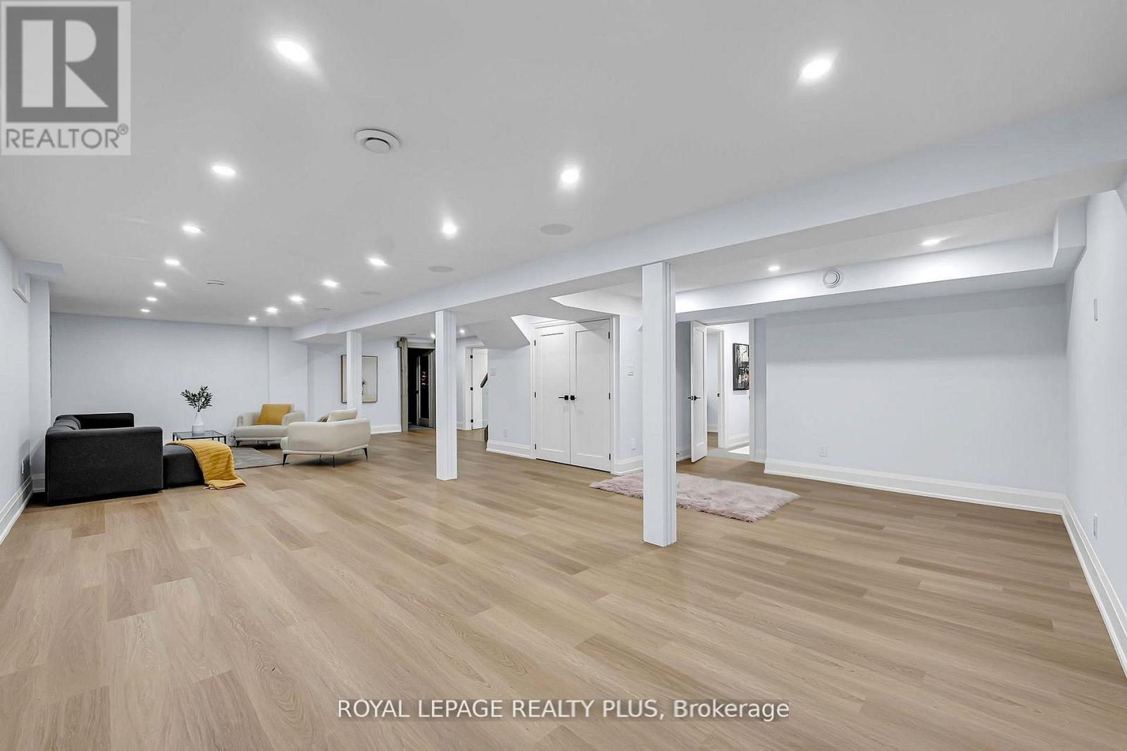4344 DALLAS COURT - 40