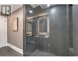 4344 Dallas Court, Mississauga, ON L4W4G7 Photo 33