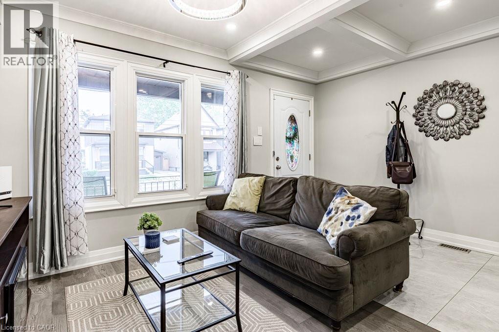 67 GAGE Avenue N - 6