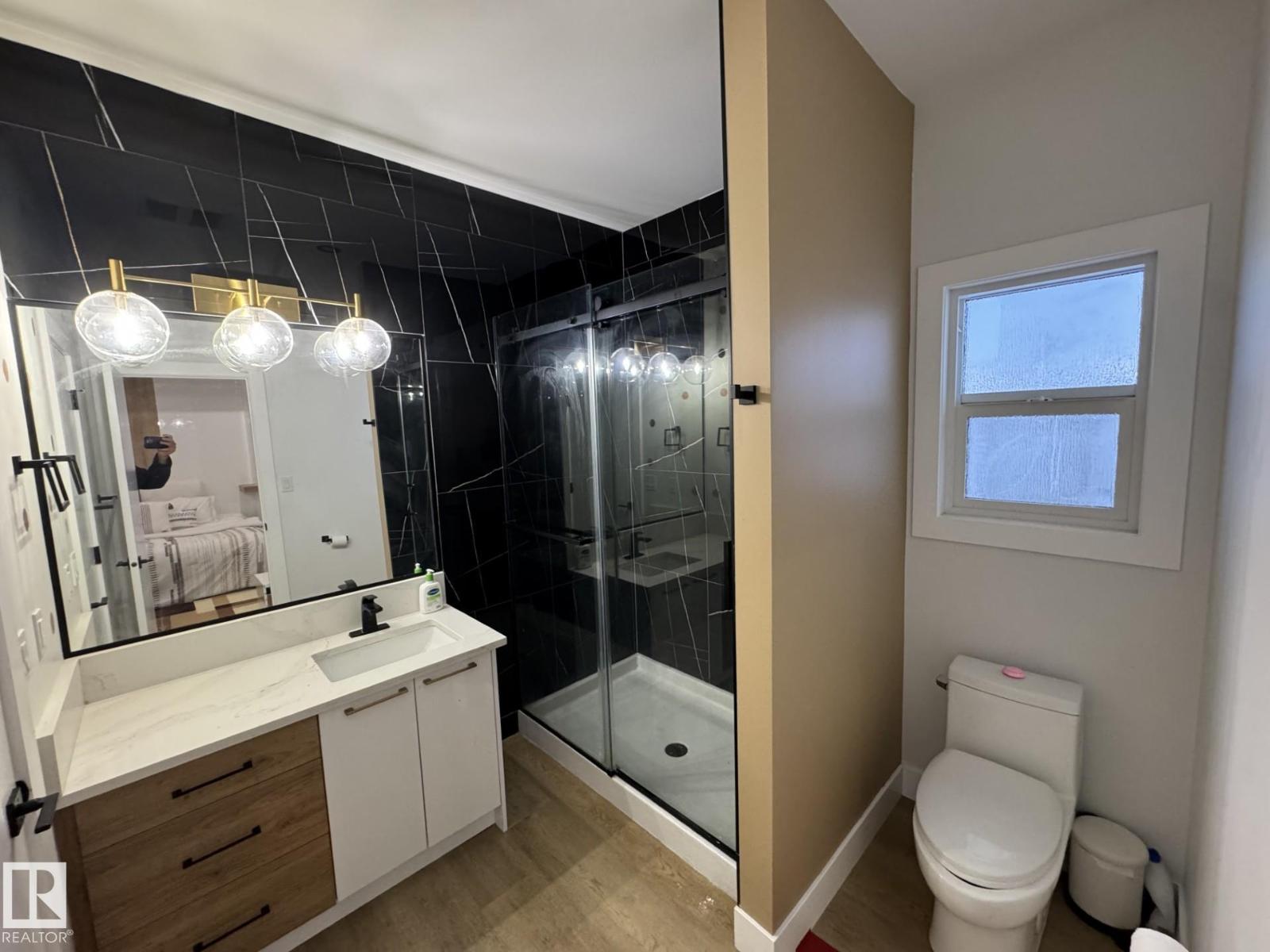2123 18 AV NW - 22