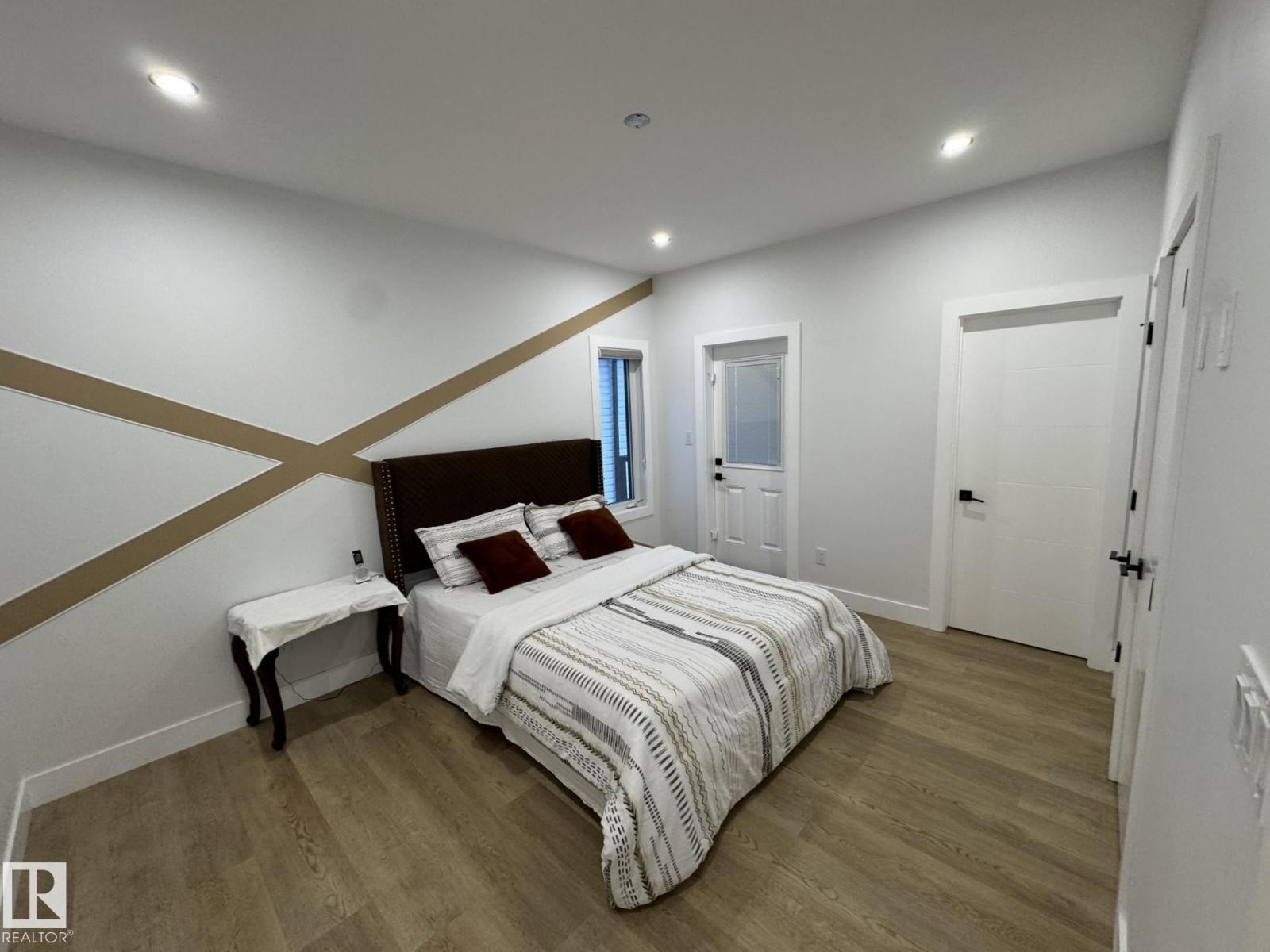 2123 18 AV NW - 17