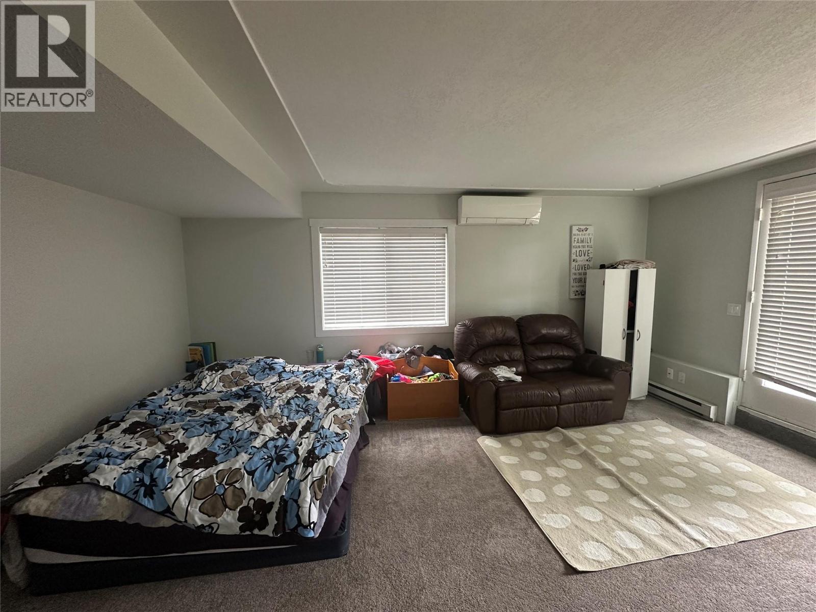  432 Wardlaw Avenue, Kelowna