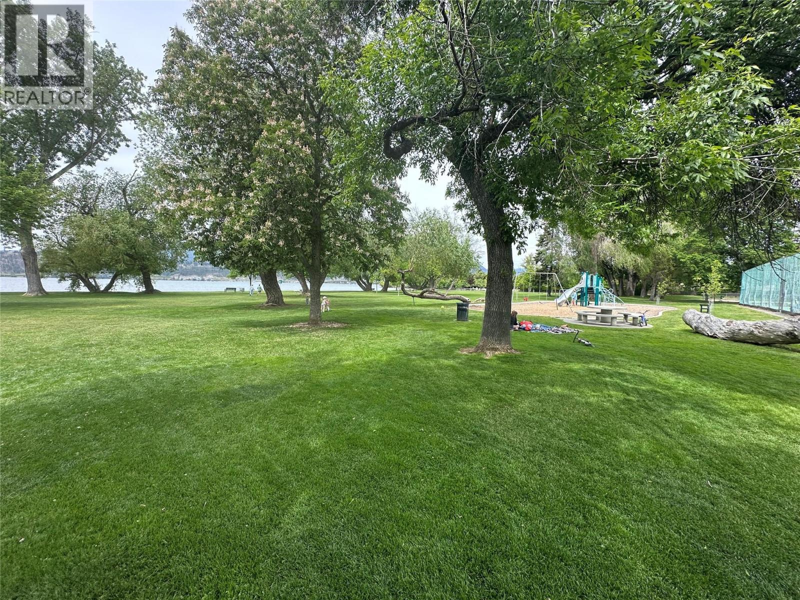 432 Wardlaw Avenue - 32