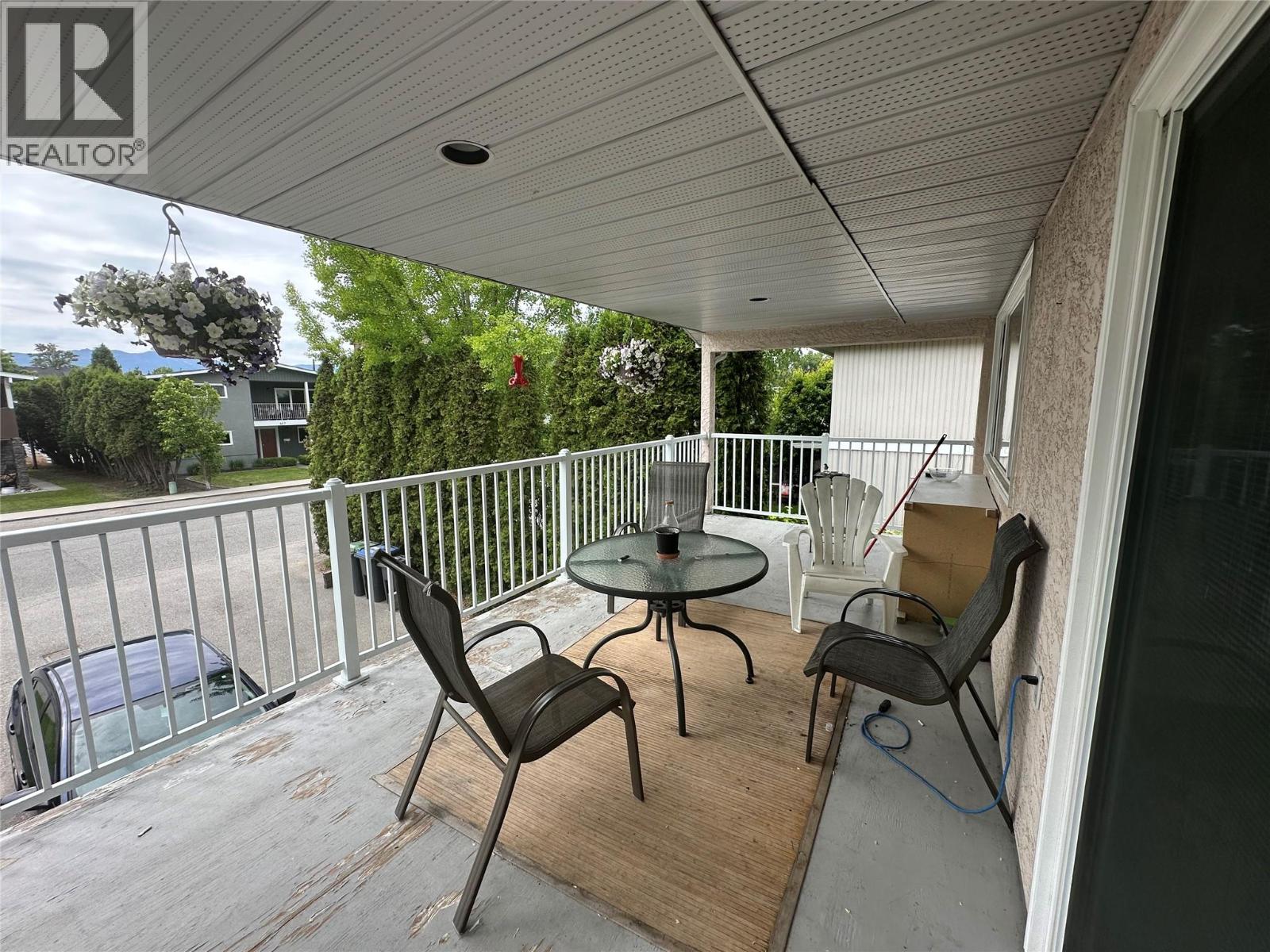  432 Wardlaw Avenue, Kelowna