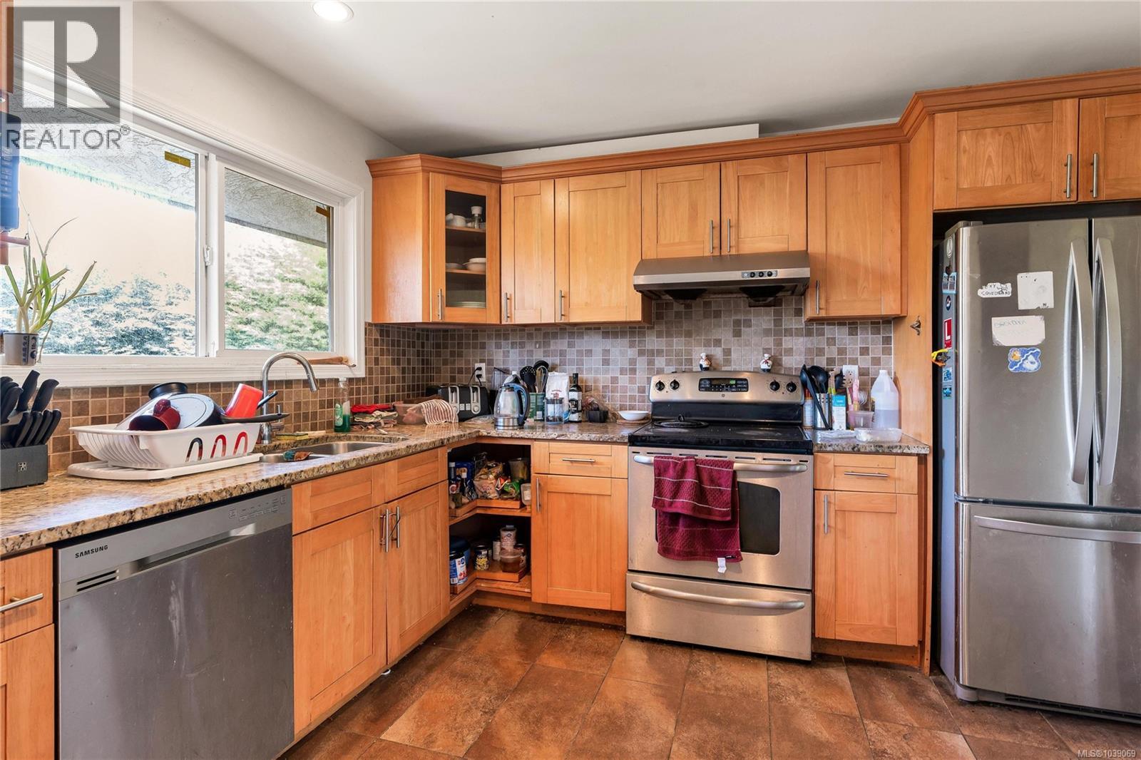 4094 Dawnview Cres, Saanich