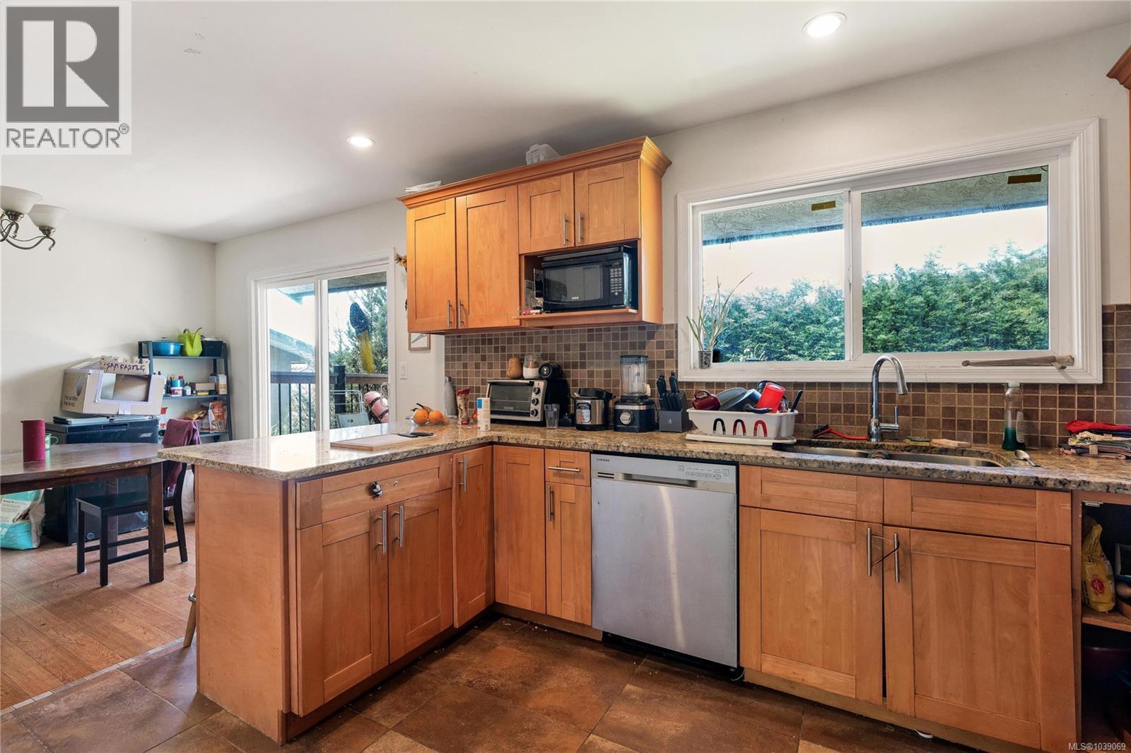4094 Dawnview Cres - 14