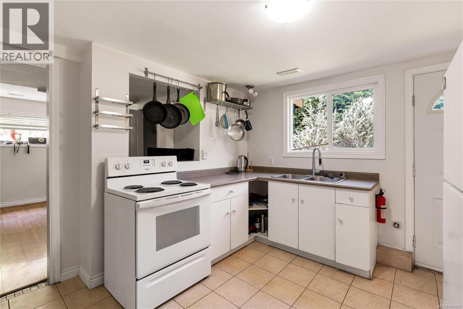 4094 Dawnview Cres - 30