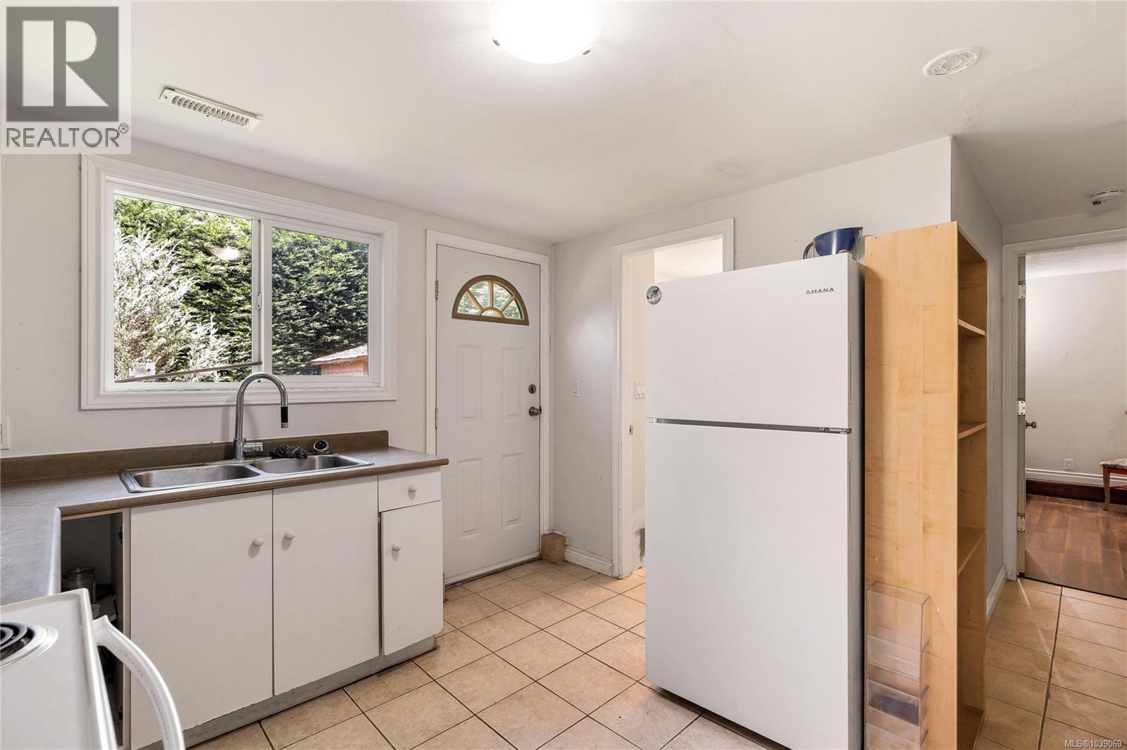 4094 Dawnview Cres, Saanich