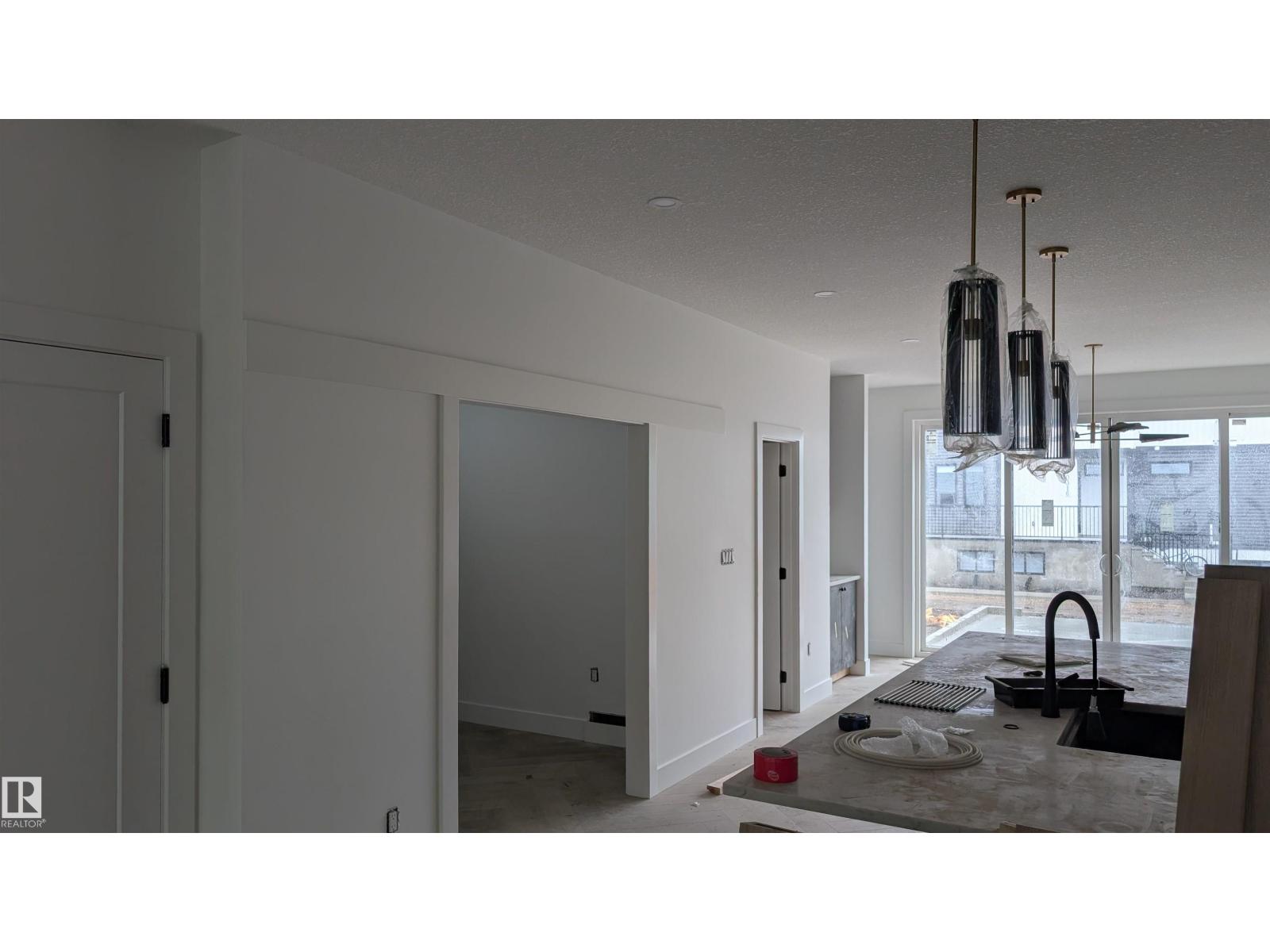 14706 103 AV NW NW - 7