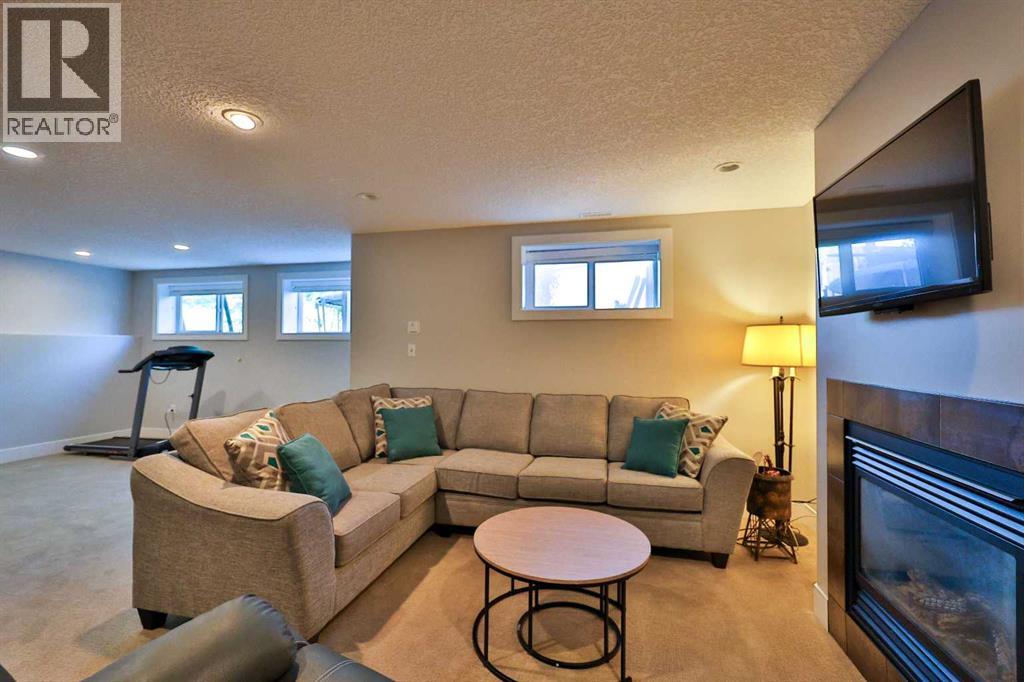 739 Northridge Avenue — photo 27