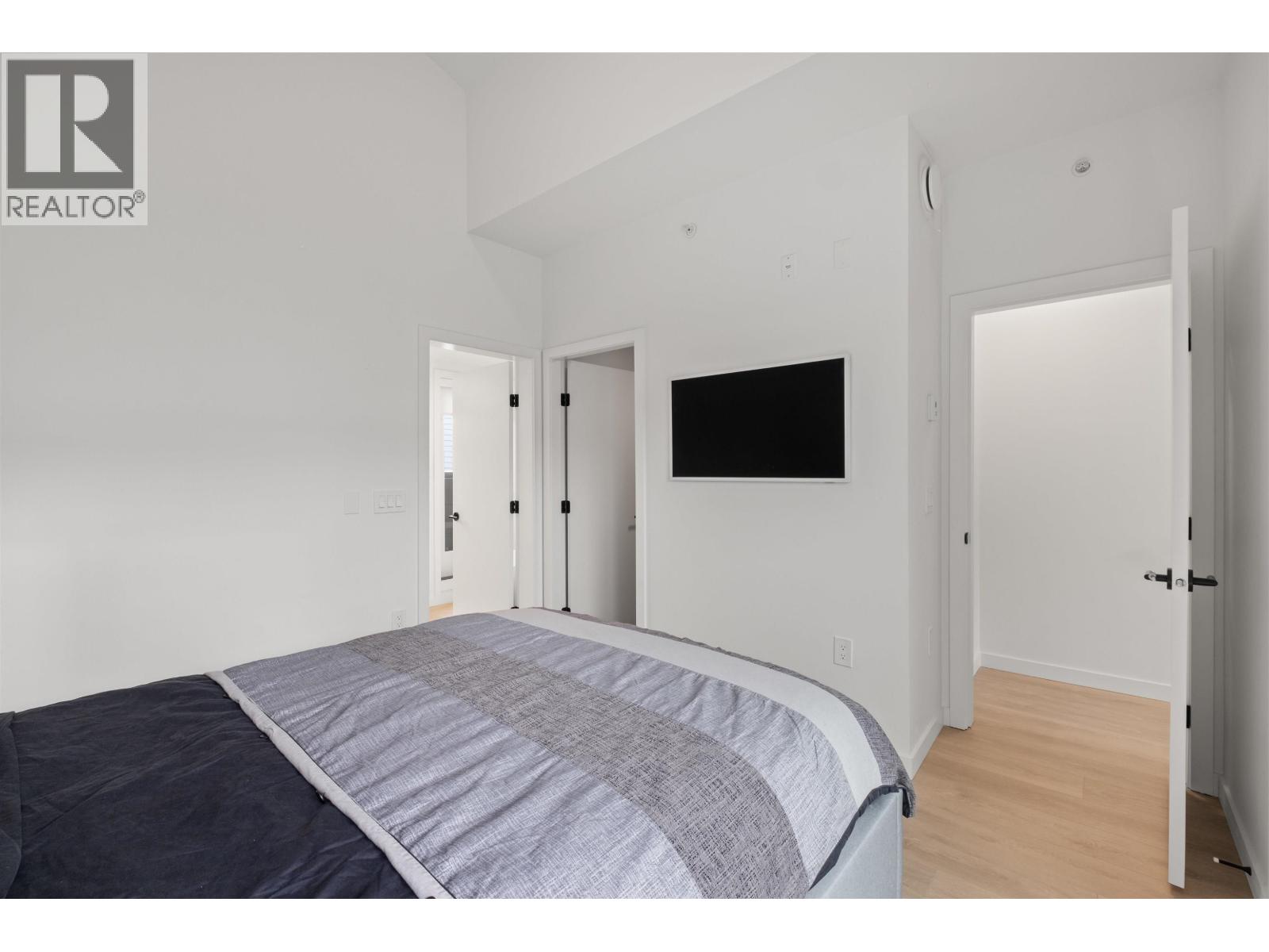 137 535 E 2ND STREET, North Vancouver