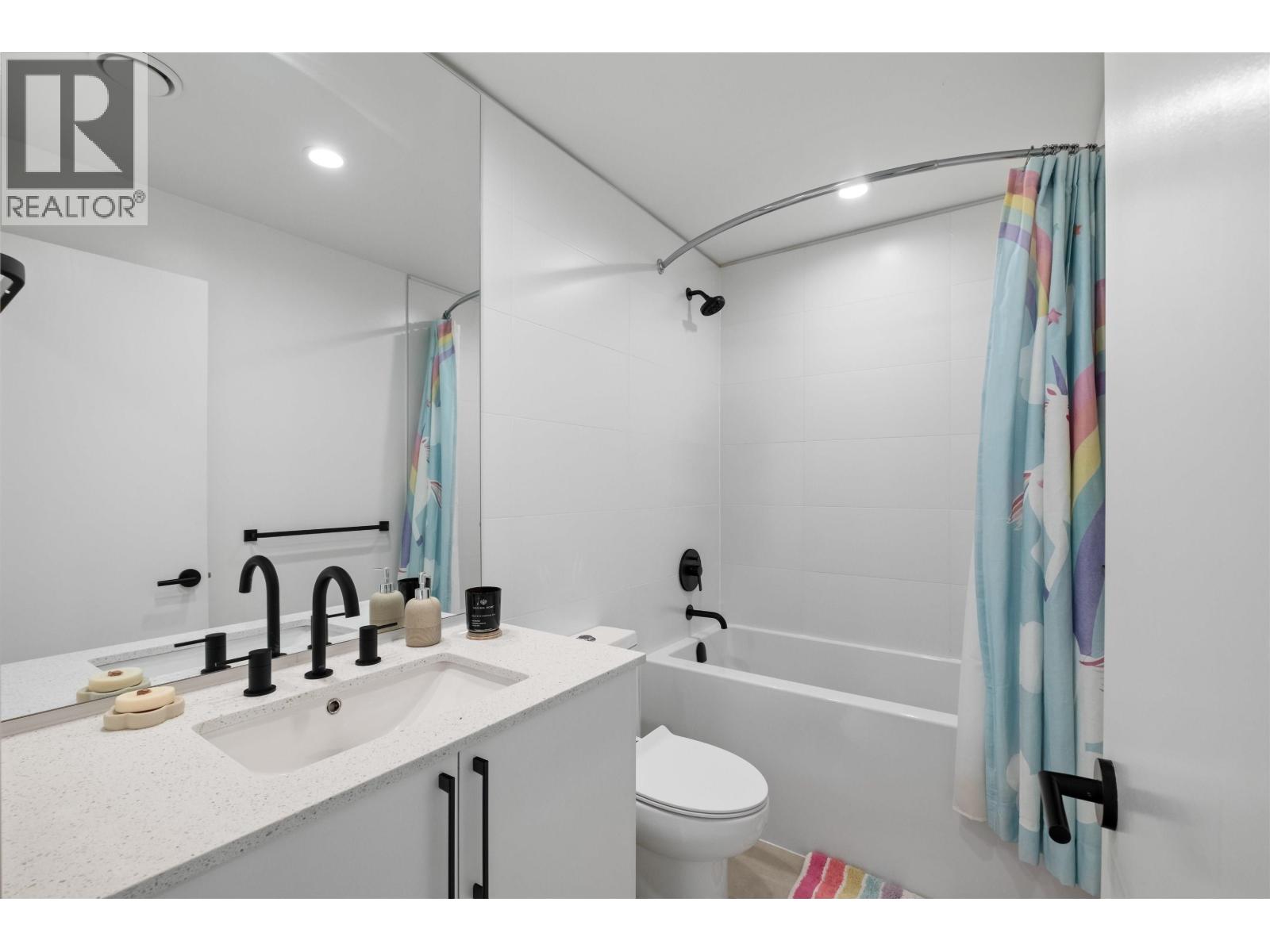 137 535 E 2ND STREET, North Vancouver