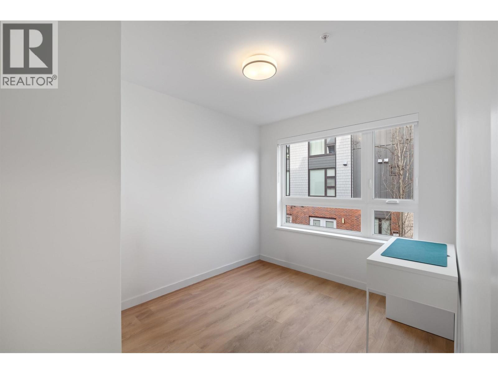 137 535 E 2ND STREET, North Vancouver