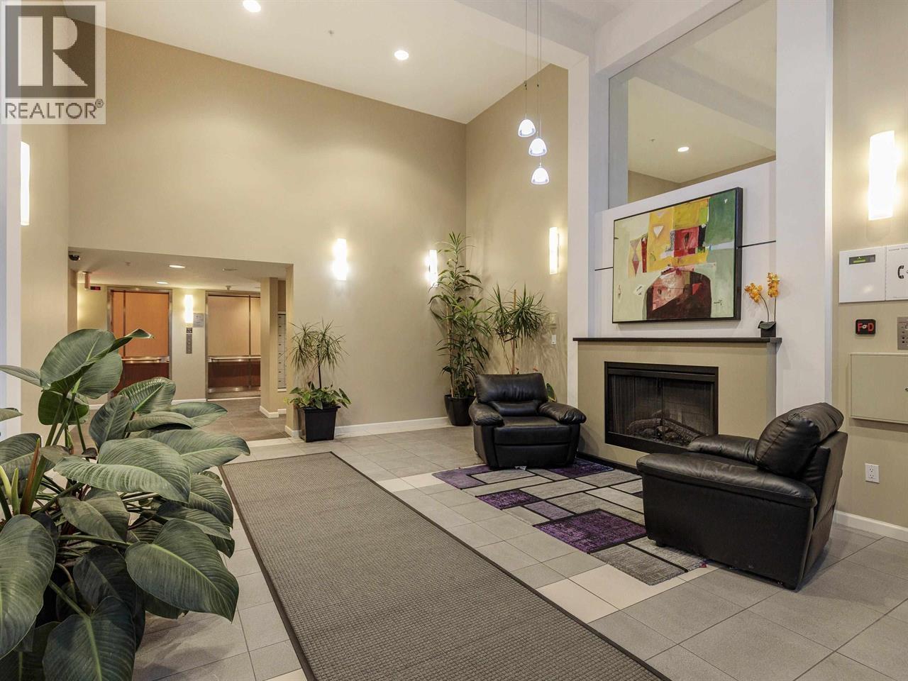 904 9288 UNIVERSITY CRESCENT, Burnaby