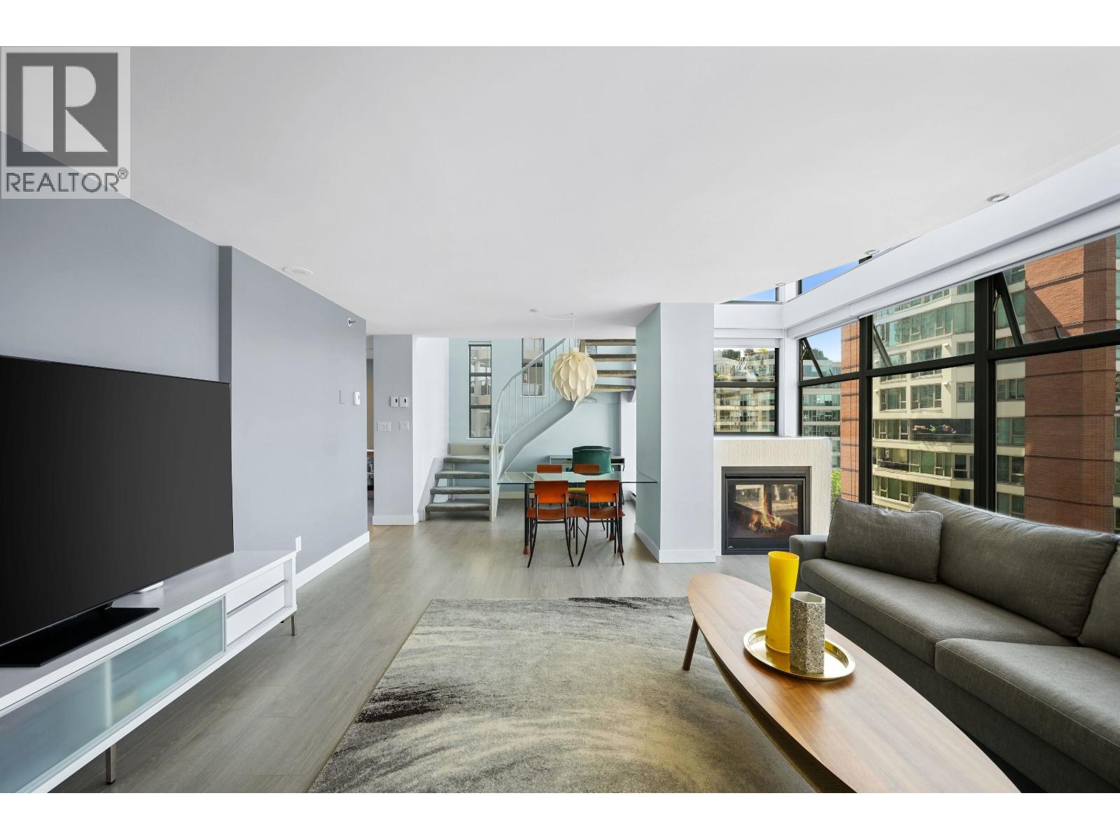 509 990 BEACH AVENUE — photo 3