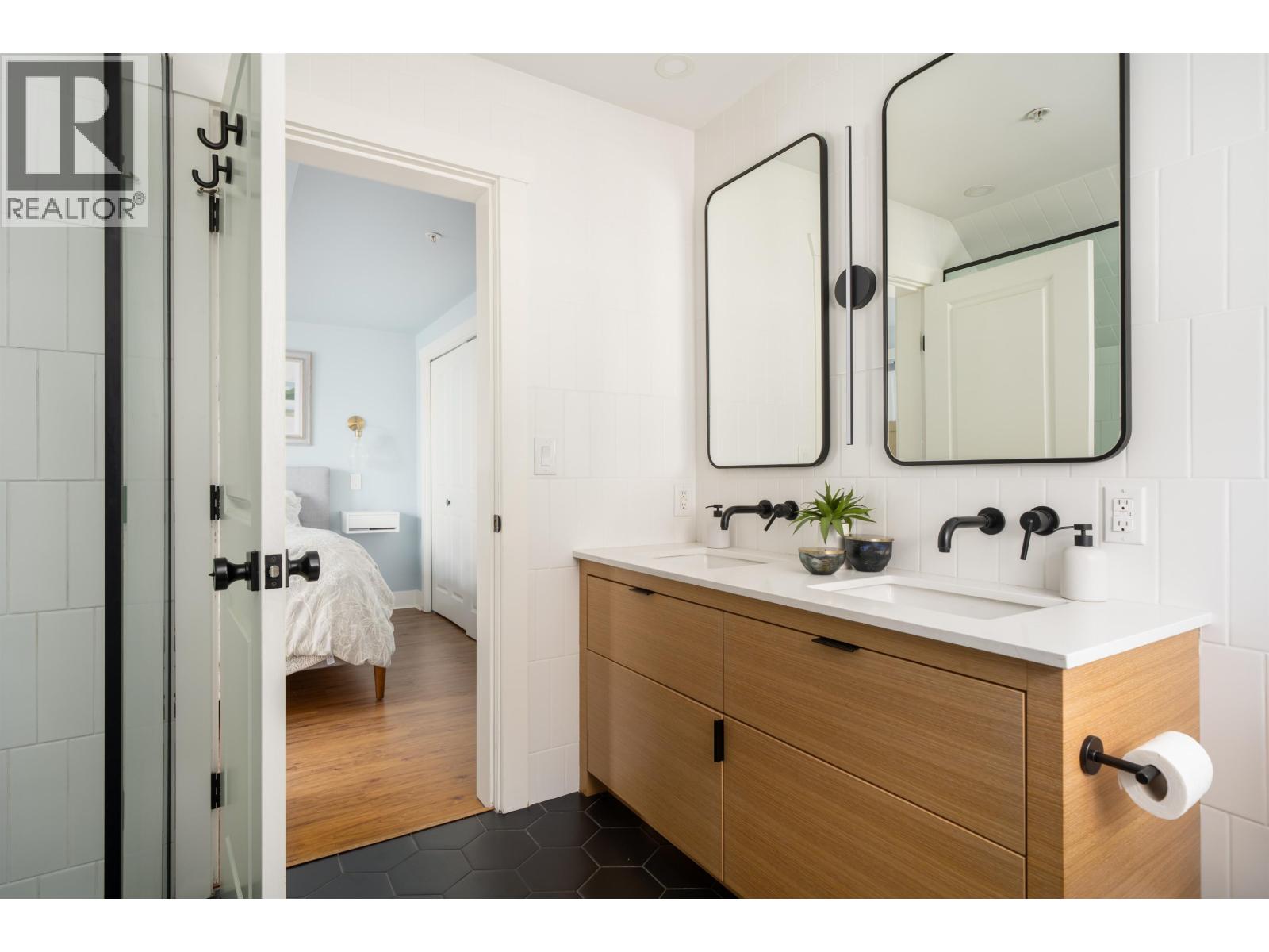 2470 SASAMAT STREET, Vancouver