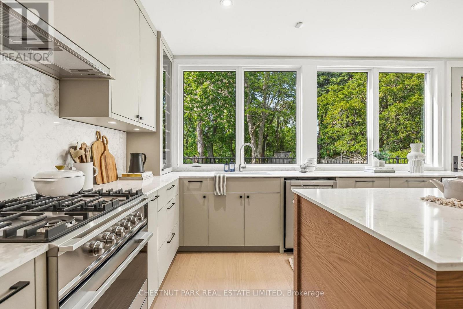 12 GLENVIEW AVENUE - 11
