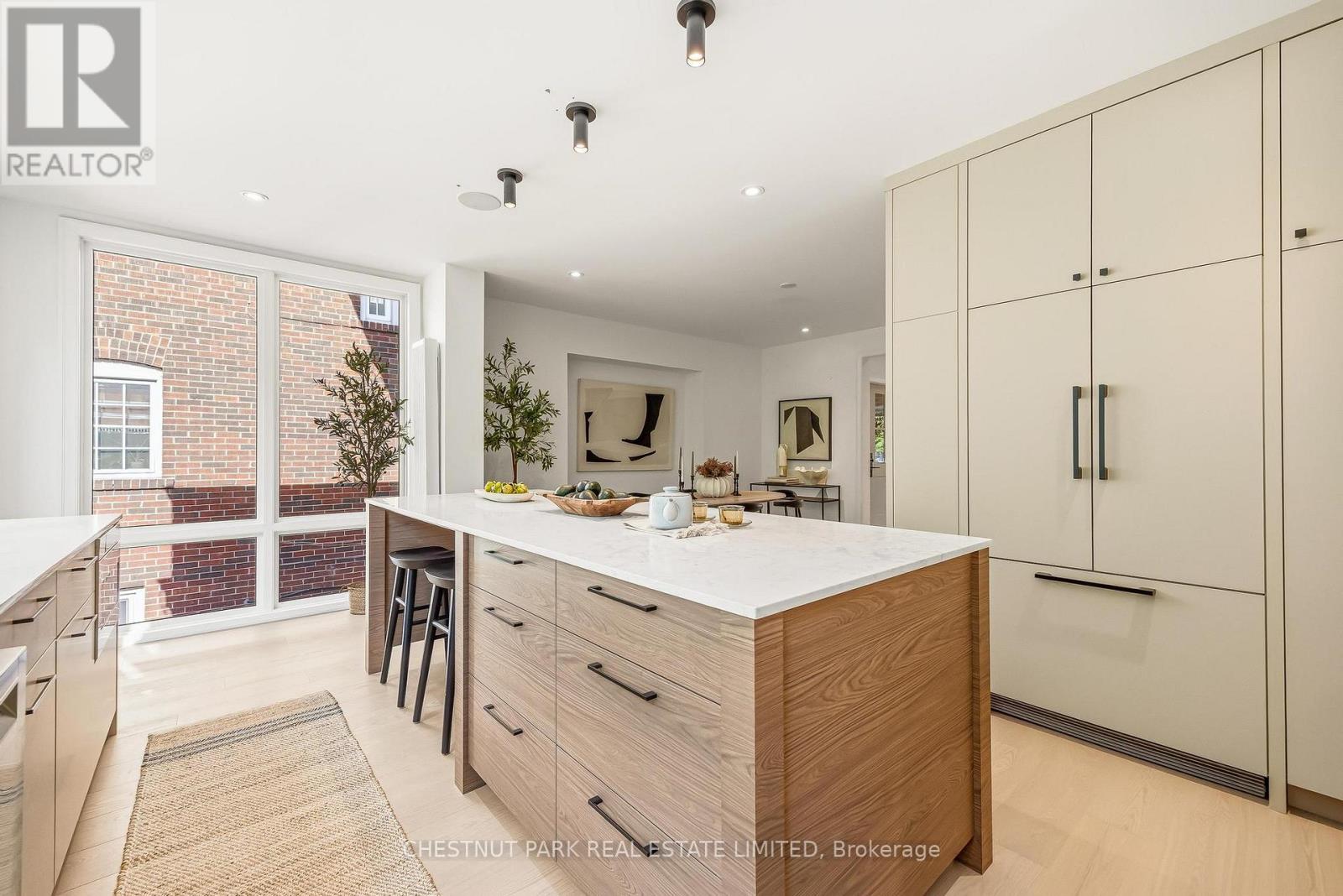 12 GLENVIEW AVENUE - 14