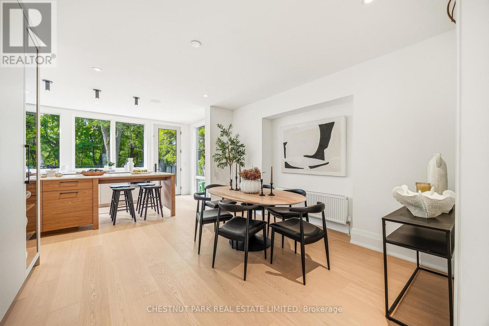 12 GLENVIEW AVENUE - 15