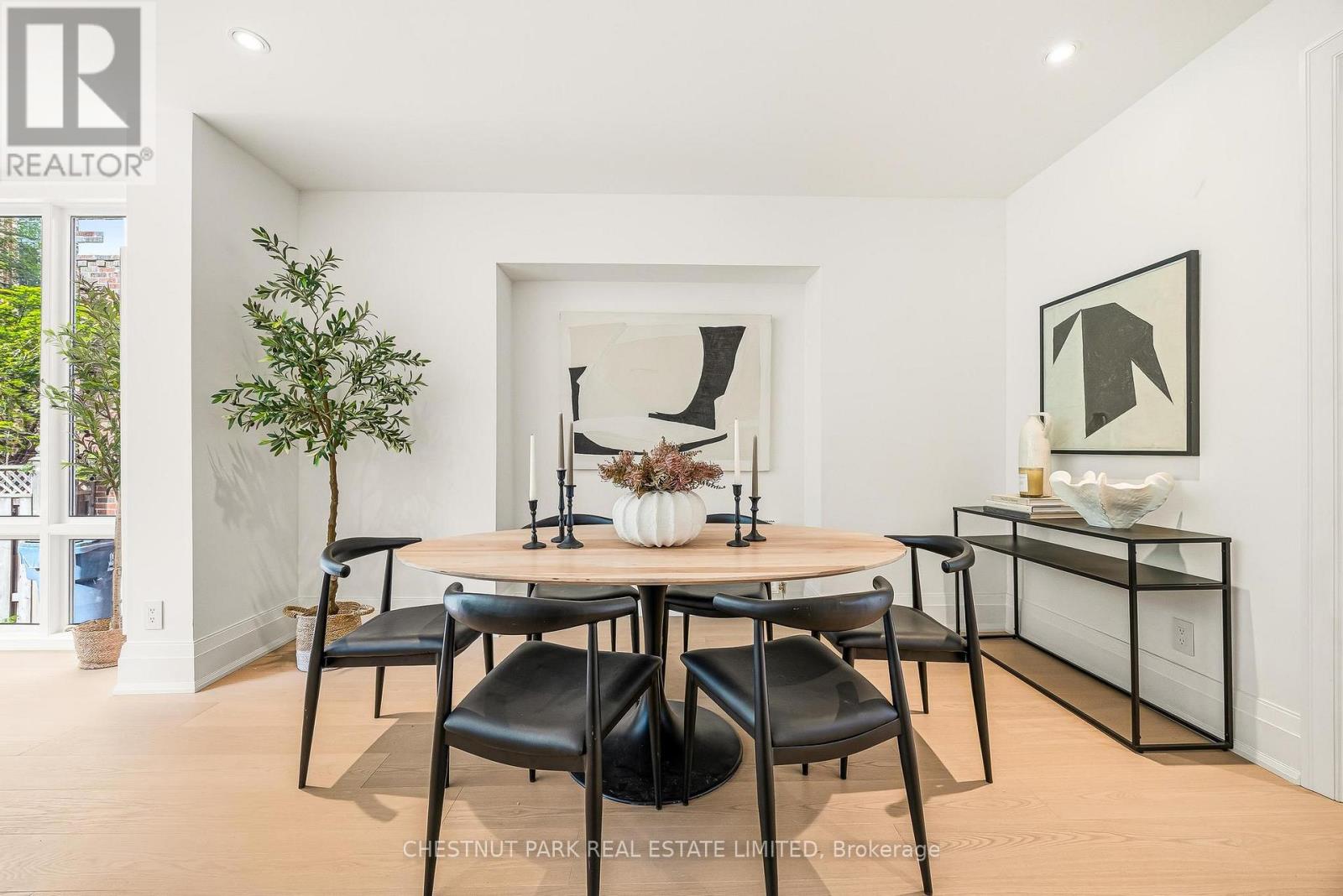 12 GLENVIEW AVENUE - 16