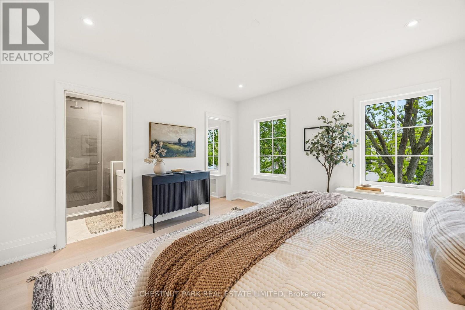 12 GLENVIEW AVENUE - 20