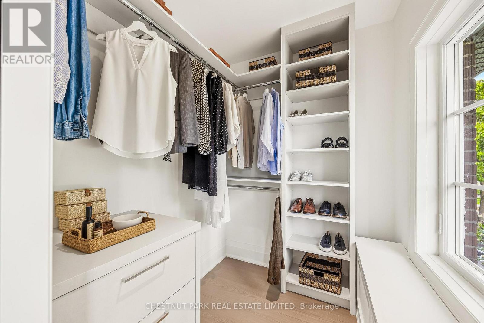 12 GLENVIEW AVENUE - 23