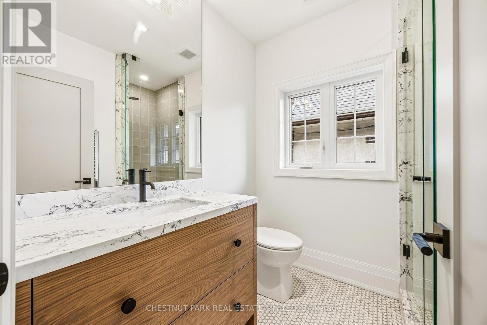 12 GLENVIEW AVENUE - 24