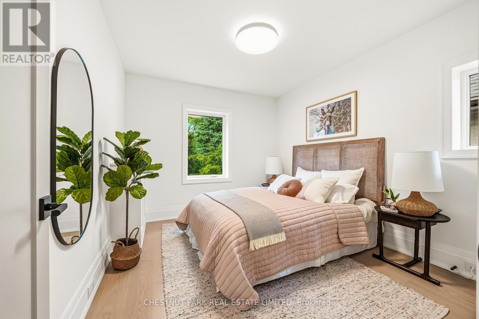12 GLENVIEW AVENUE - 25