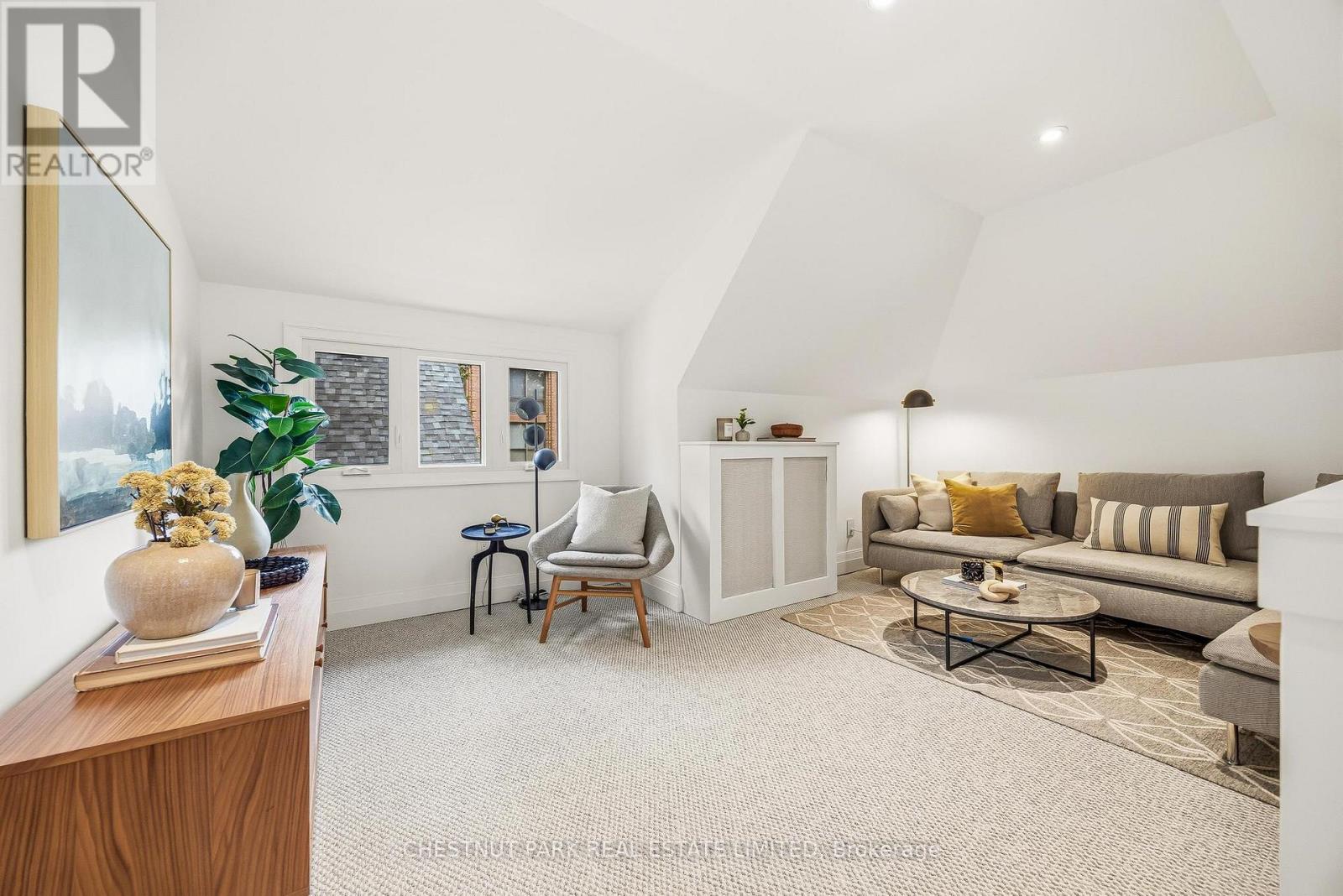 12 GLENVIEW AVENUE - 28
