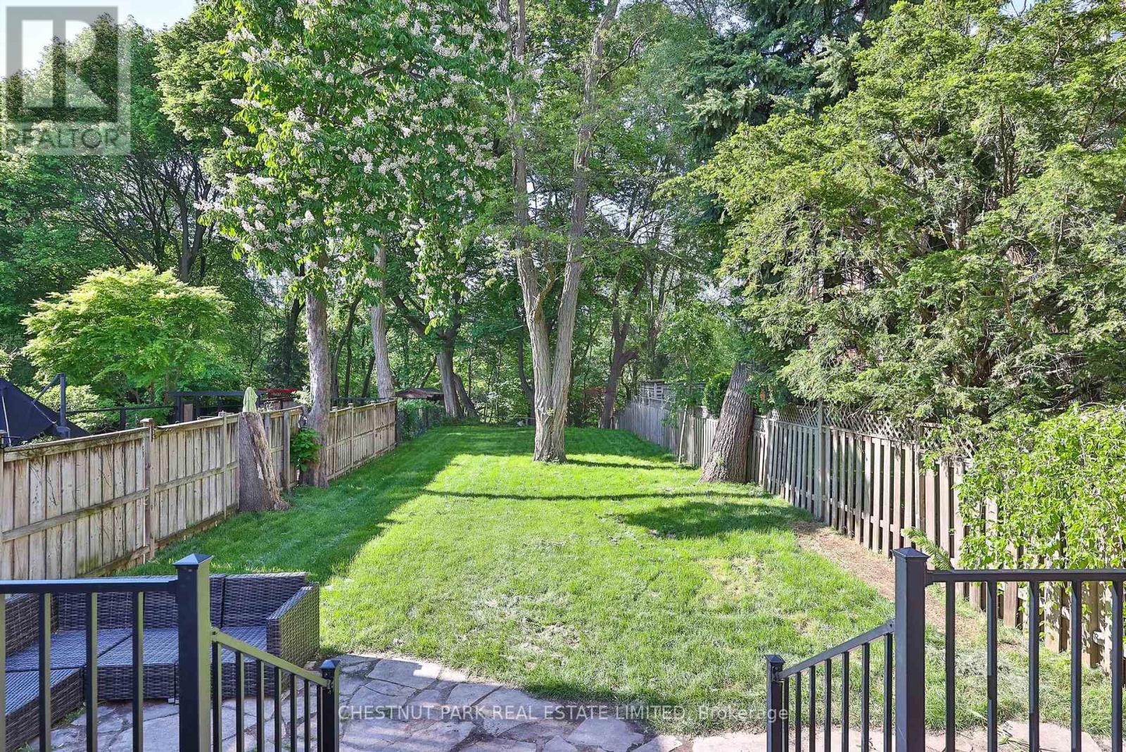12 GLENVIEW AVENUE - 36