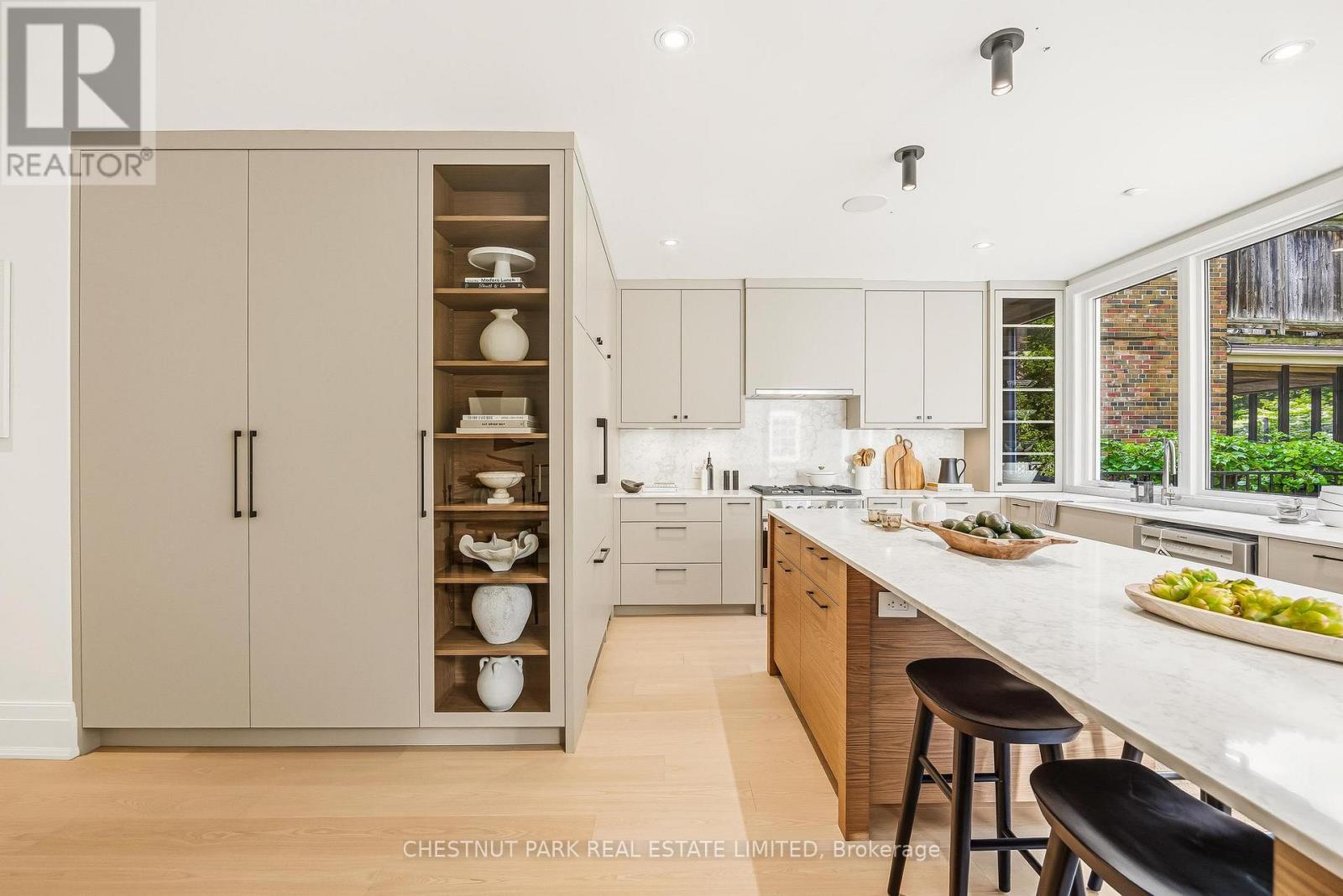 12 GLENVIEW AVENUE - 9