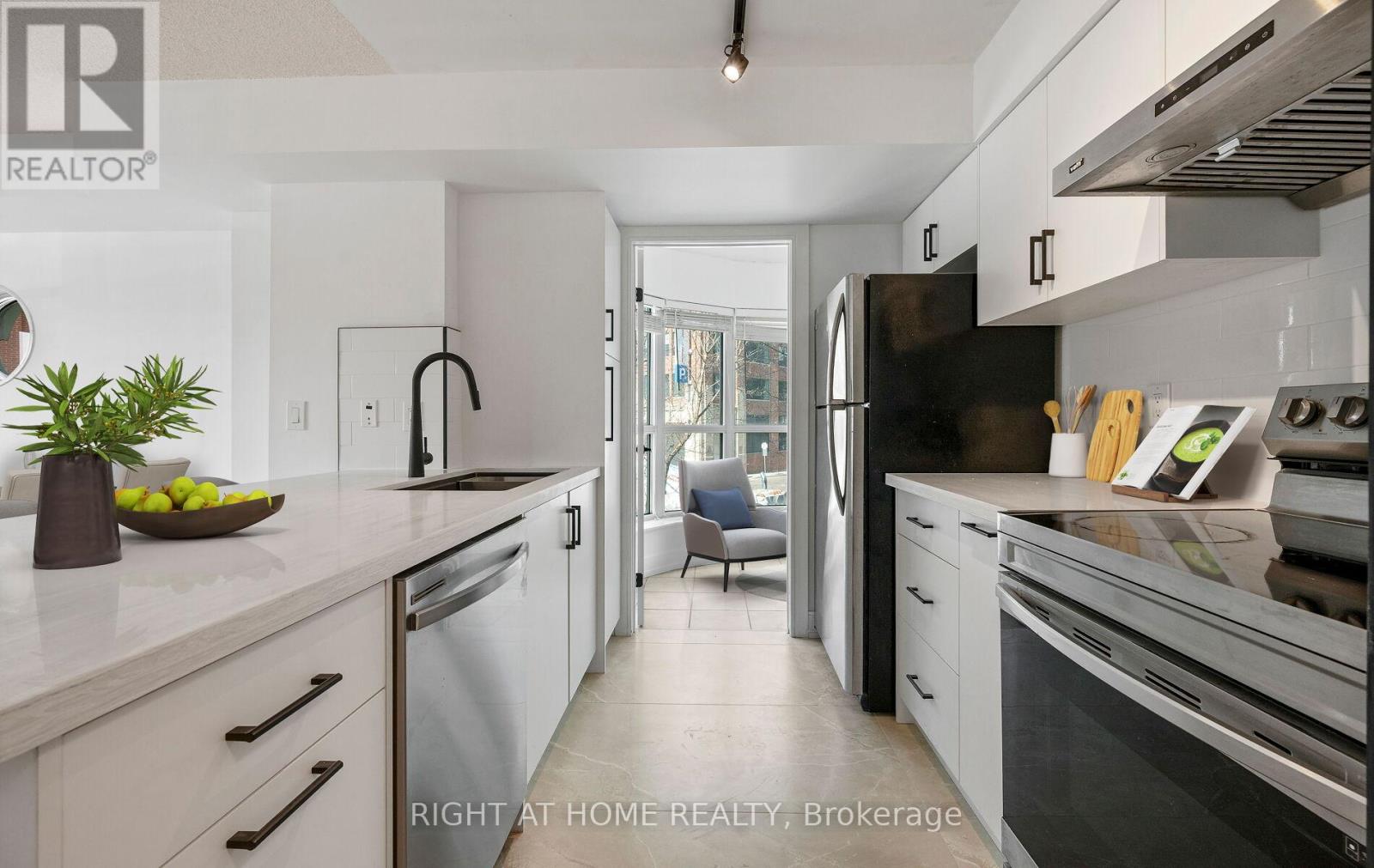 #219 600 QUEENS QUAY - 15