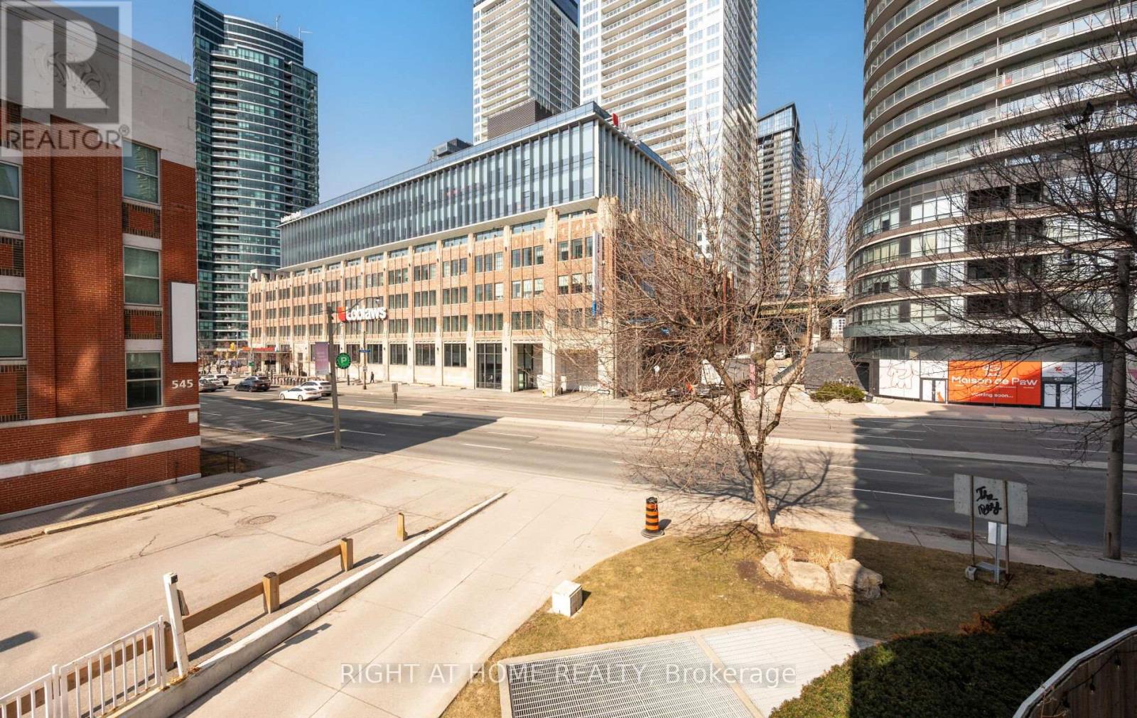 #219 600 QUEENS QUAY - 28