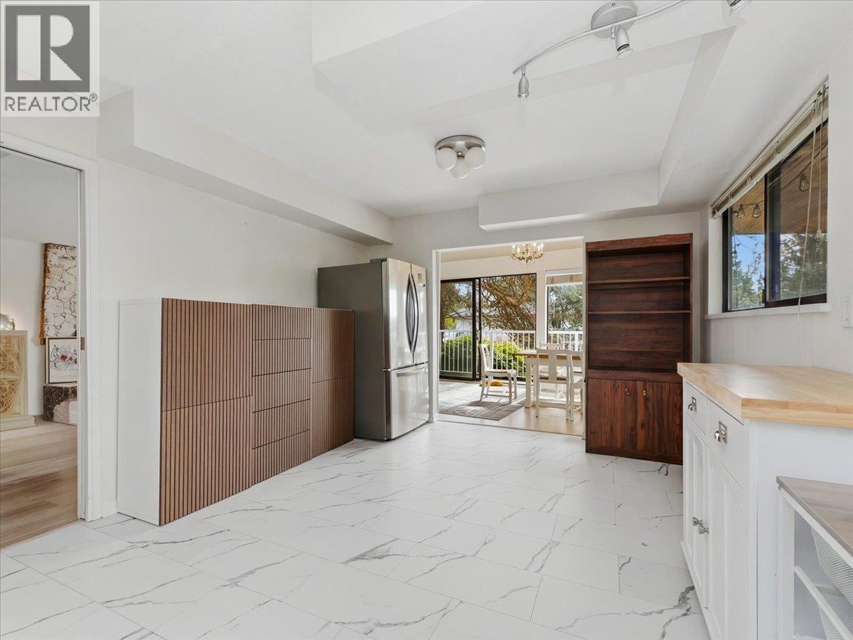 8071 GREENLAKE PLACE, Burnaby