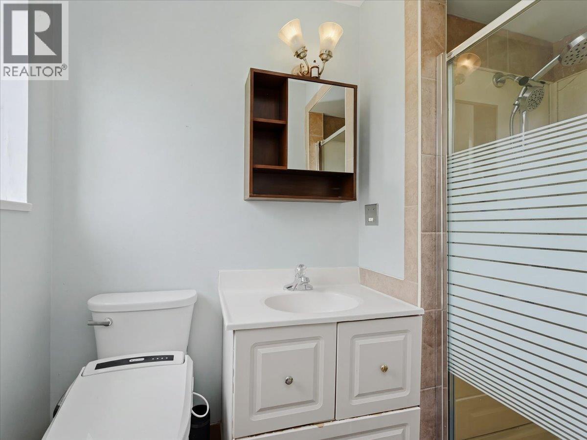 8071 GREENLAKE PLACE, Burnaby