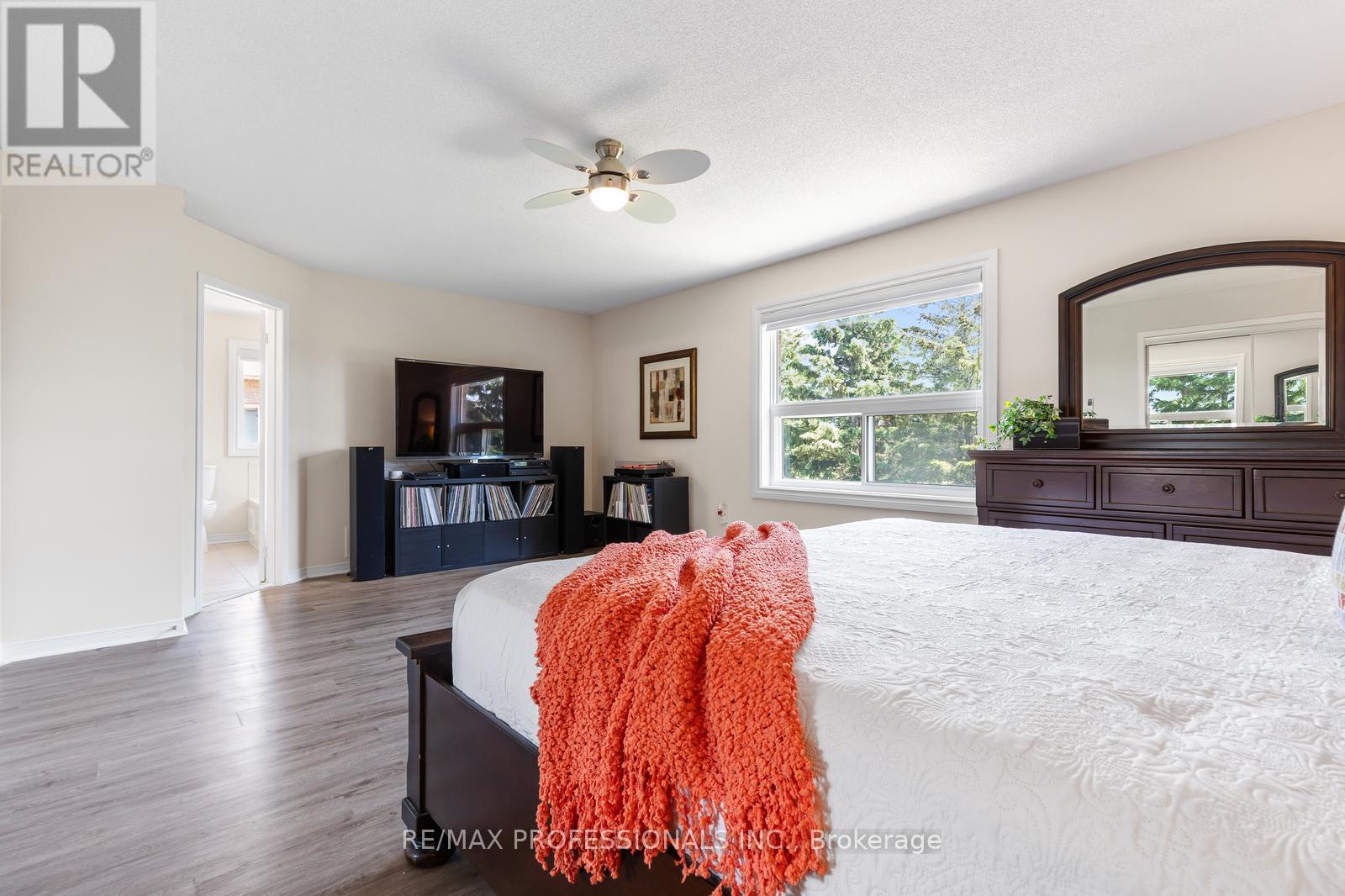 106 HOLLYBUSH DRIVE - 25