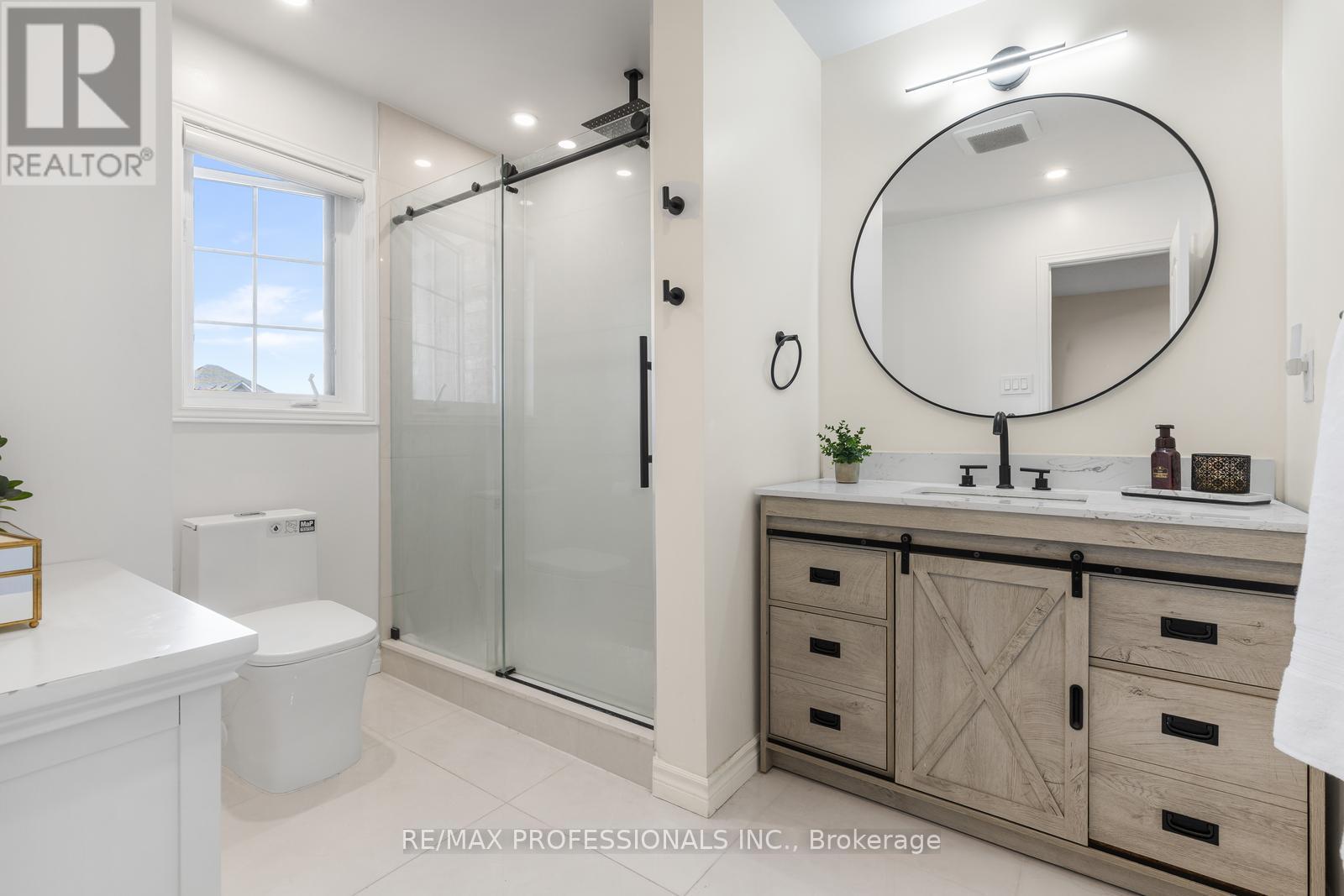 106 HOLLYBUSH DRIVE - 32