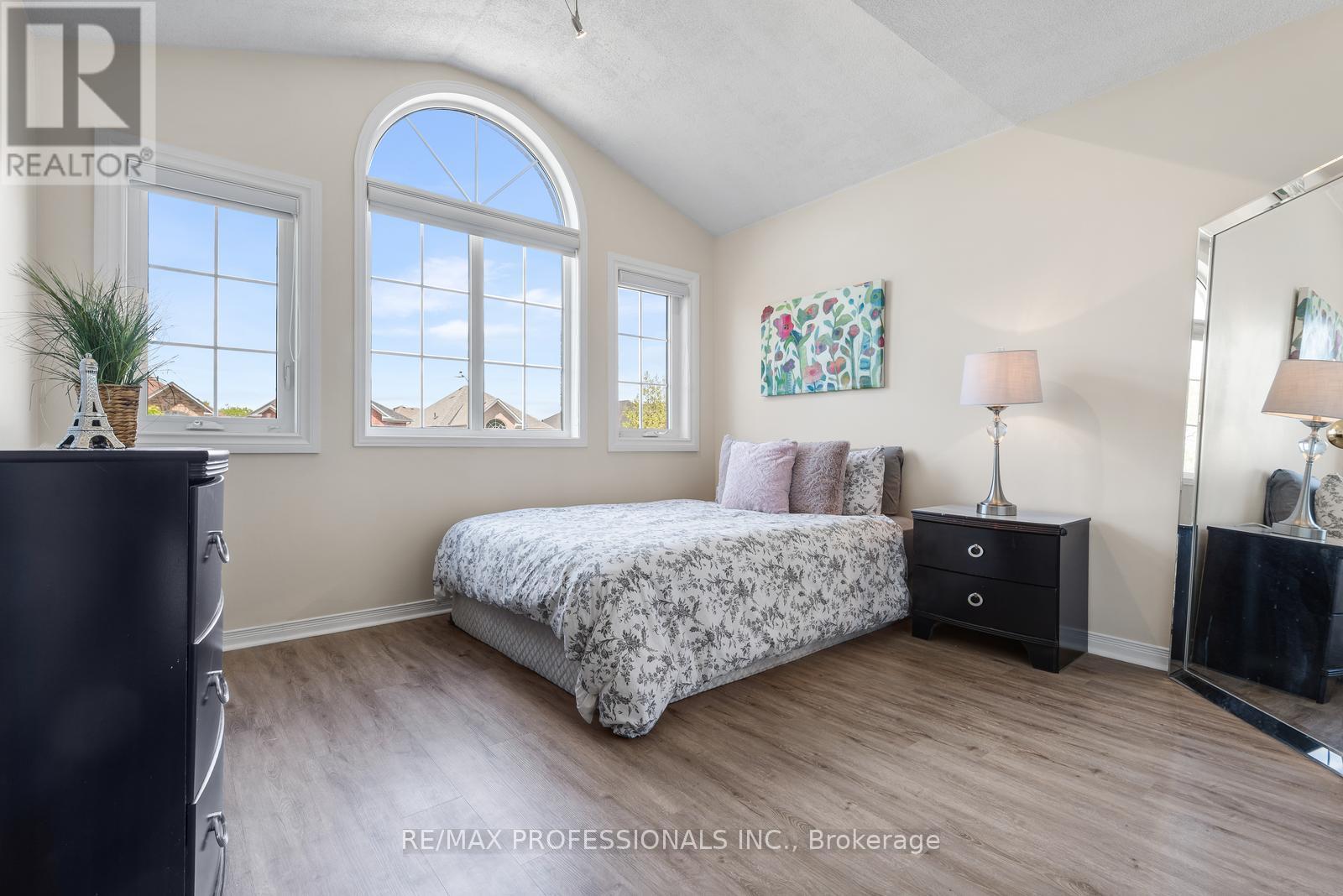 106 HOLLYBUSH DRIVE - 34
